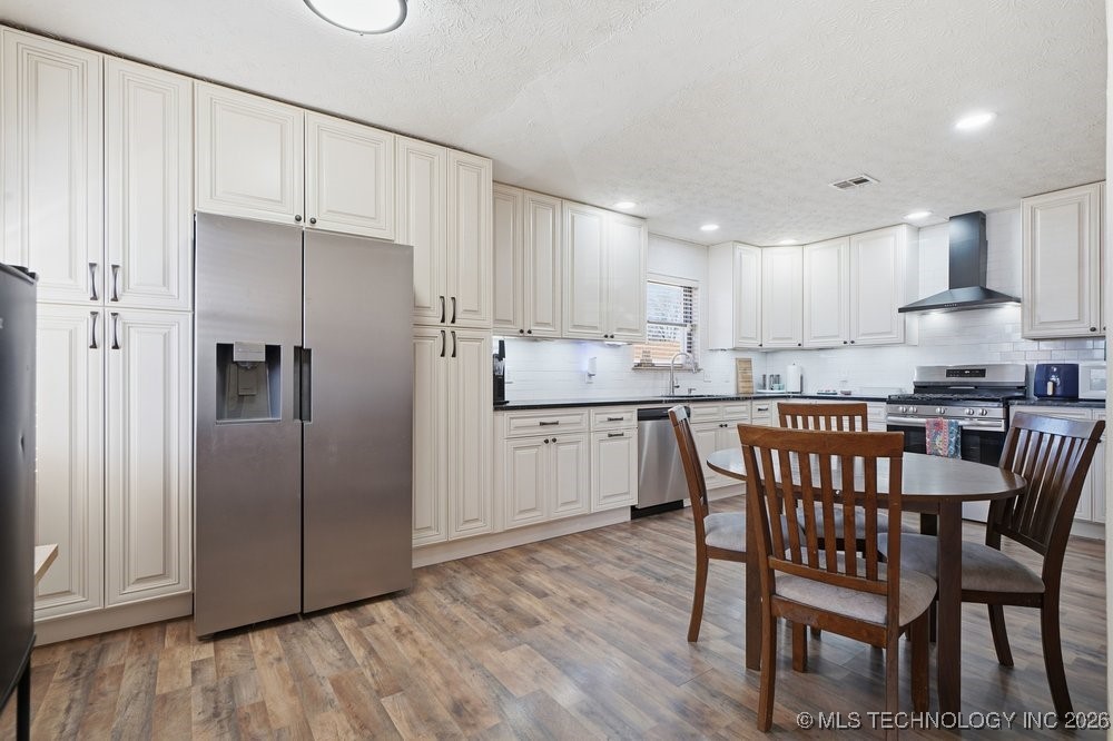 2603 S 108th East Avenue Property Photo 7