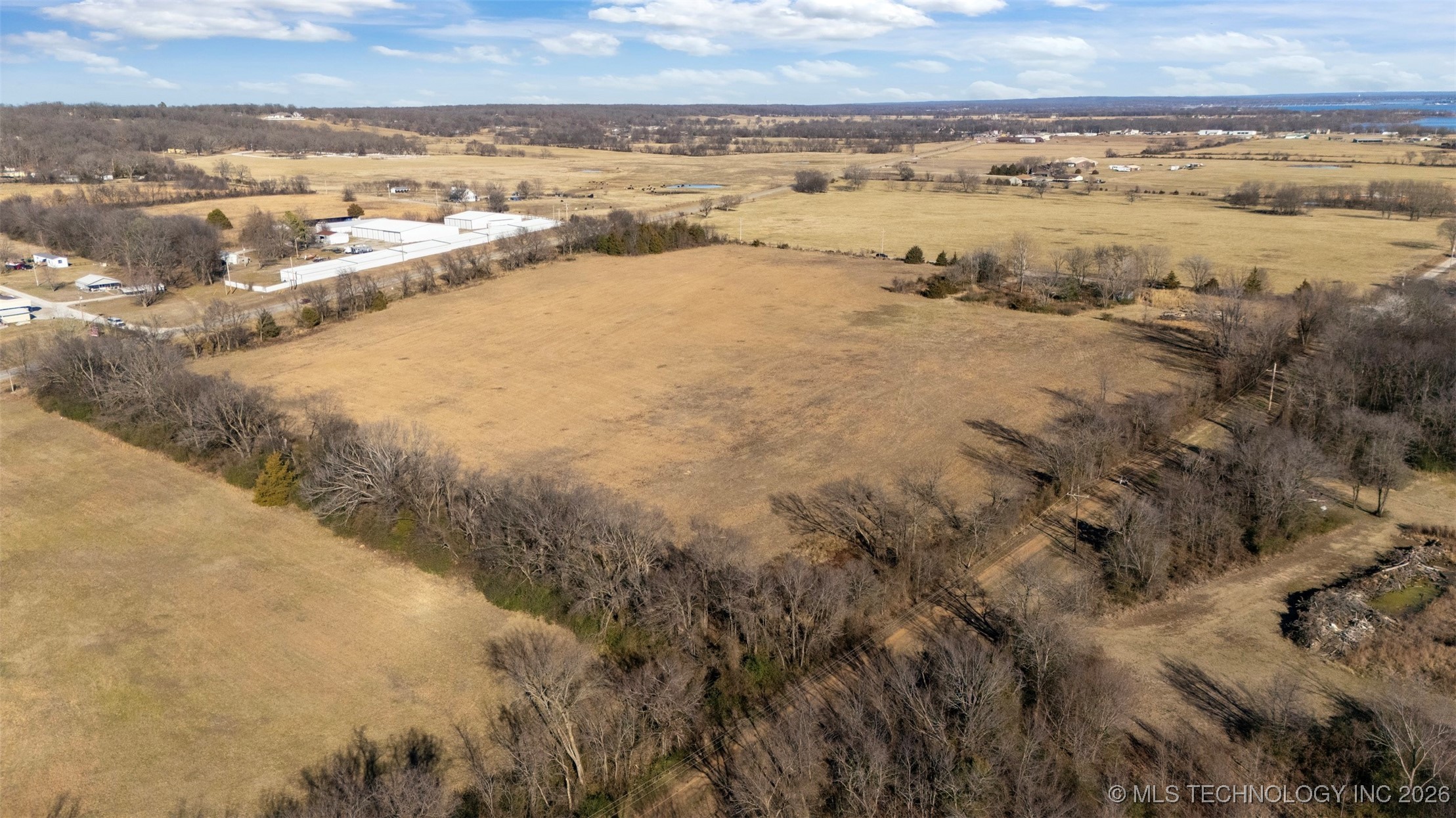 Hwy 85a Property Photo 4