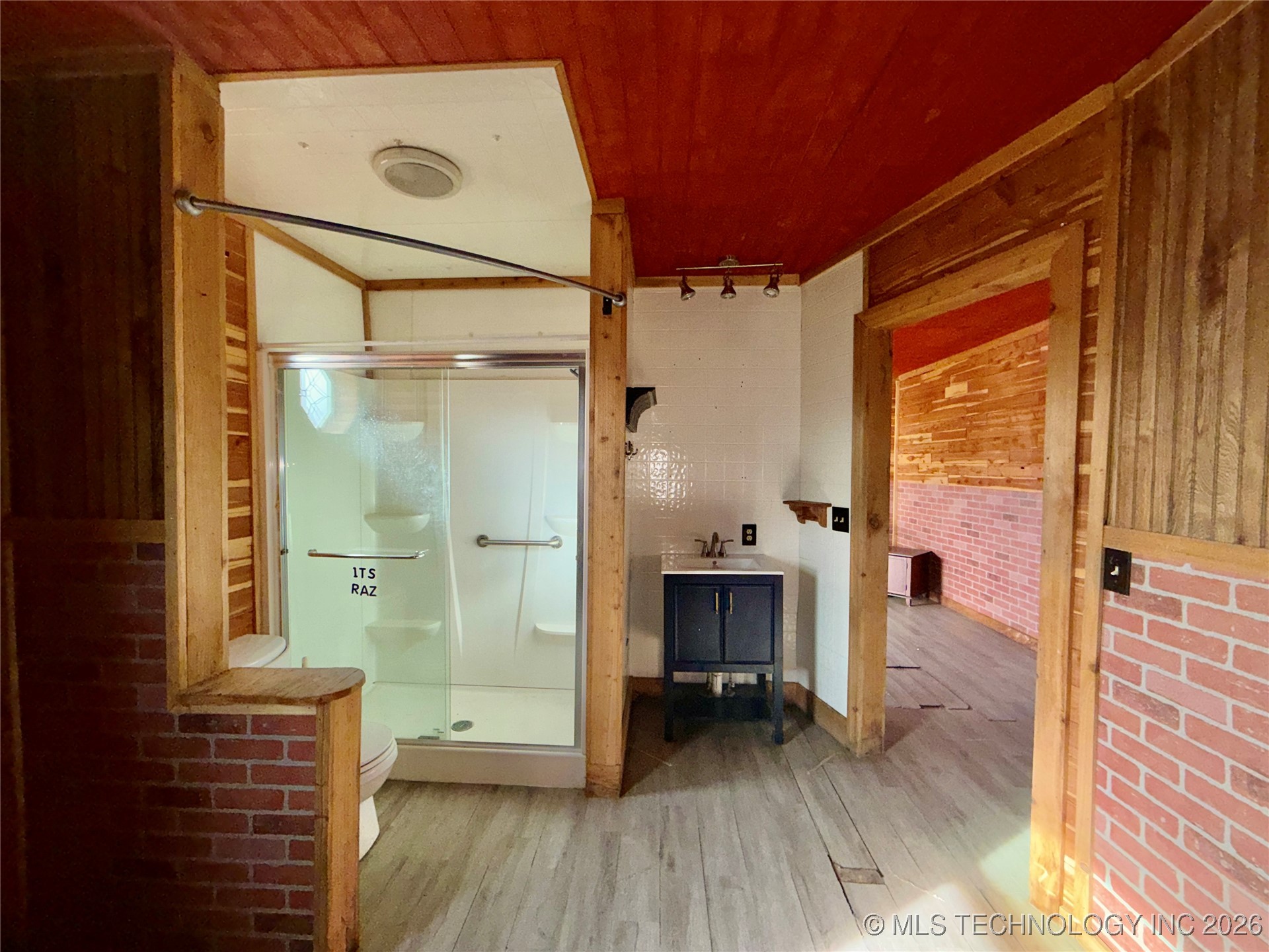 514 W 3rd Street Property Photo 5