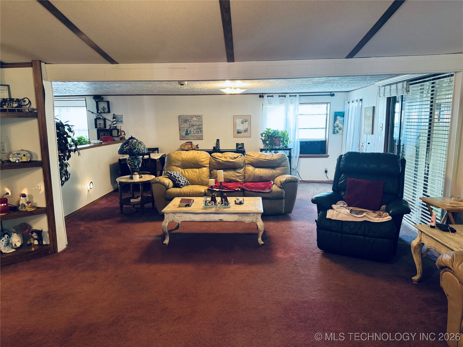 16092 Donna Lane Property Photo 7