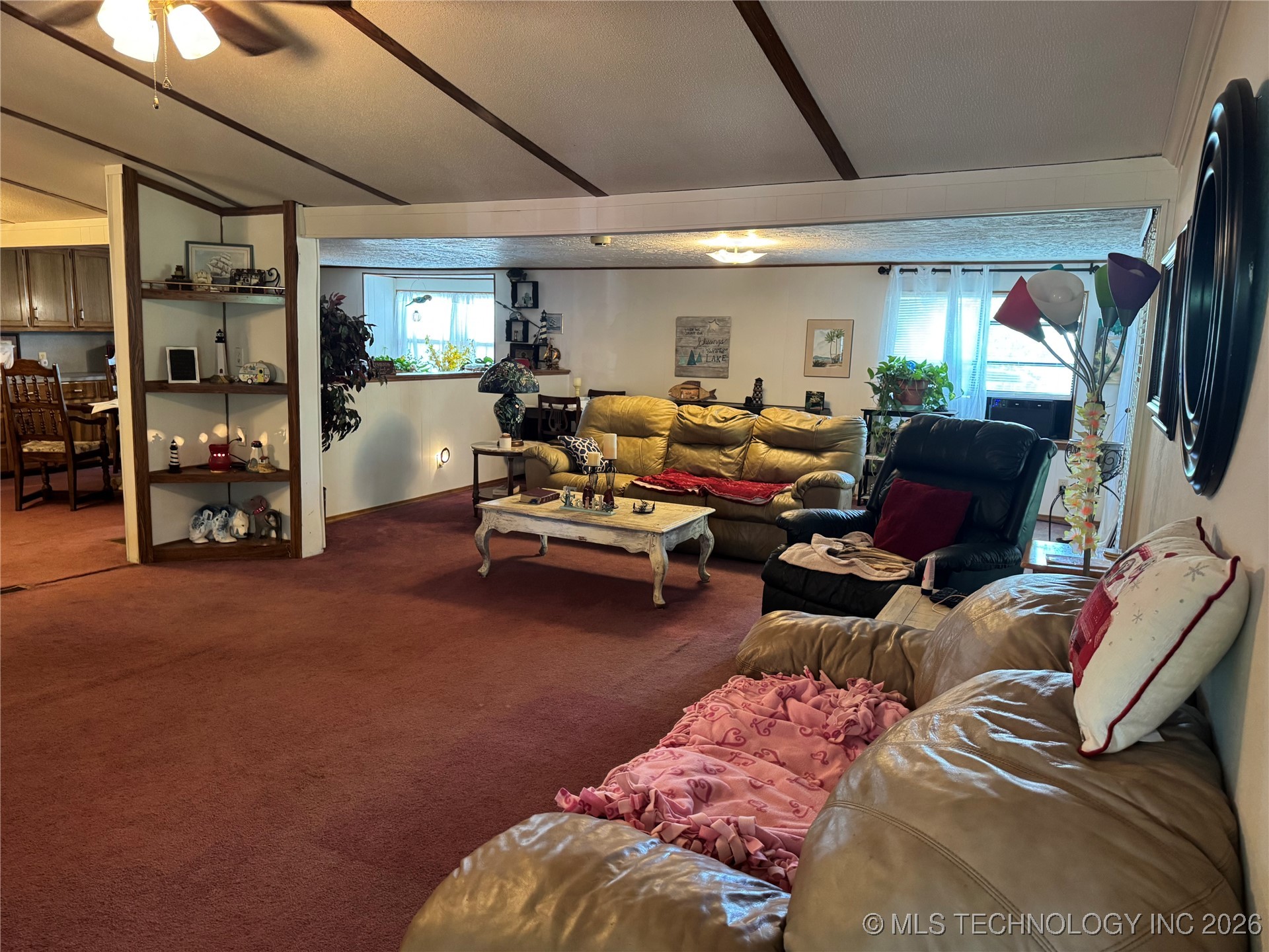 16092 Donna Lane Property Photo 8