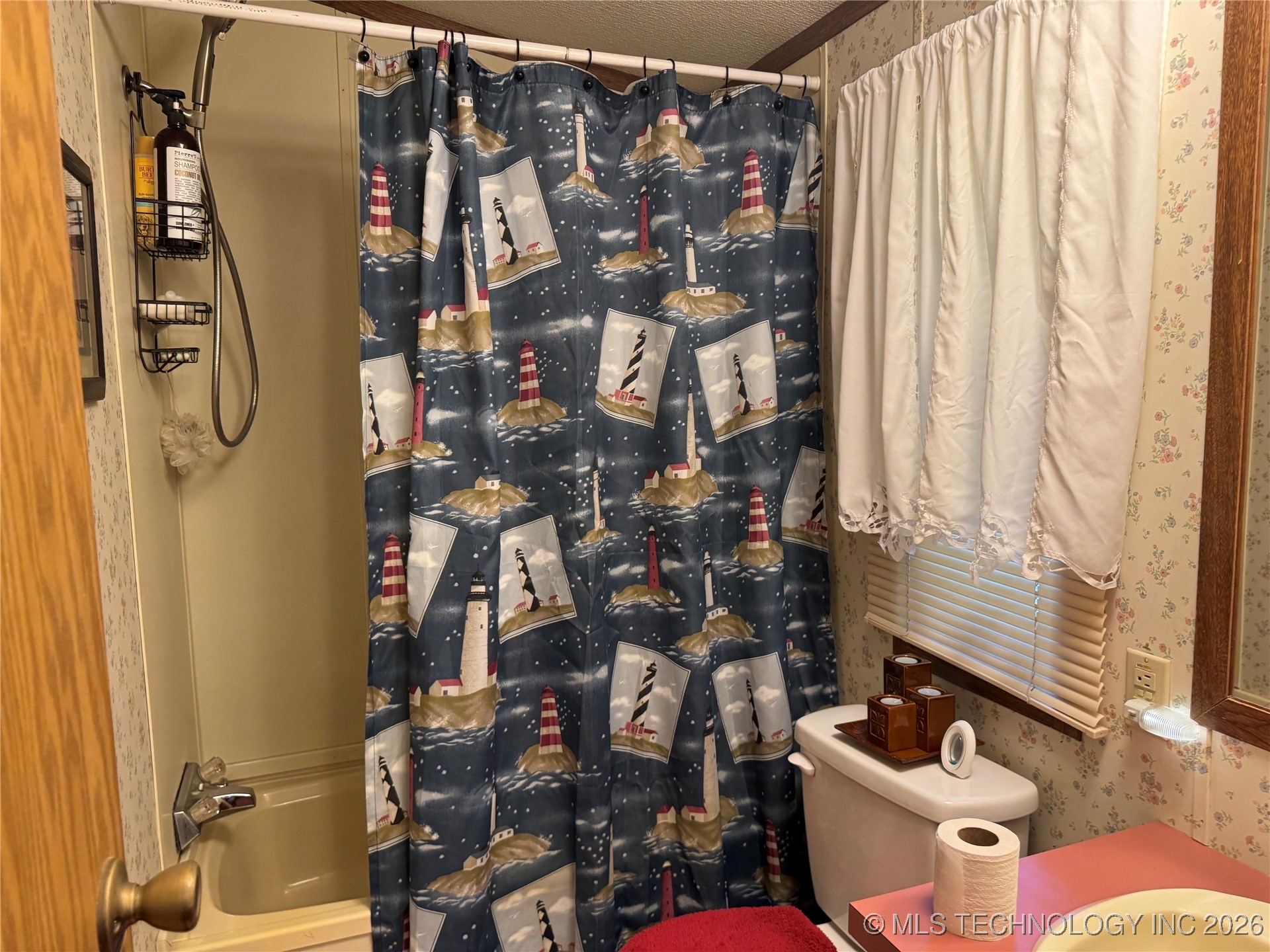 16092 Donna Lane Property Photo 10