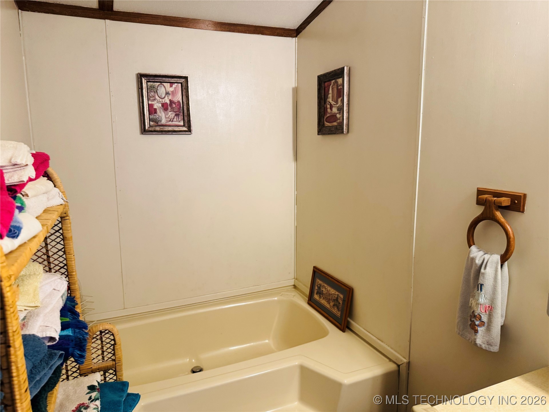 16092 Donna Lane Property Photo 12