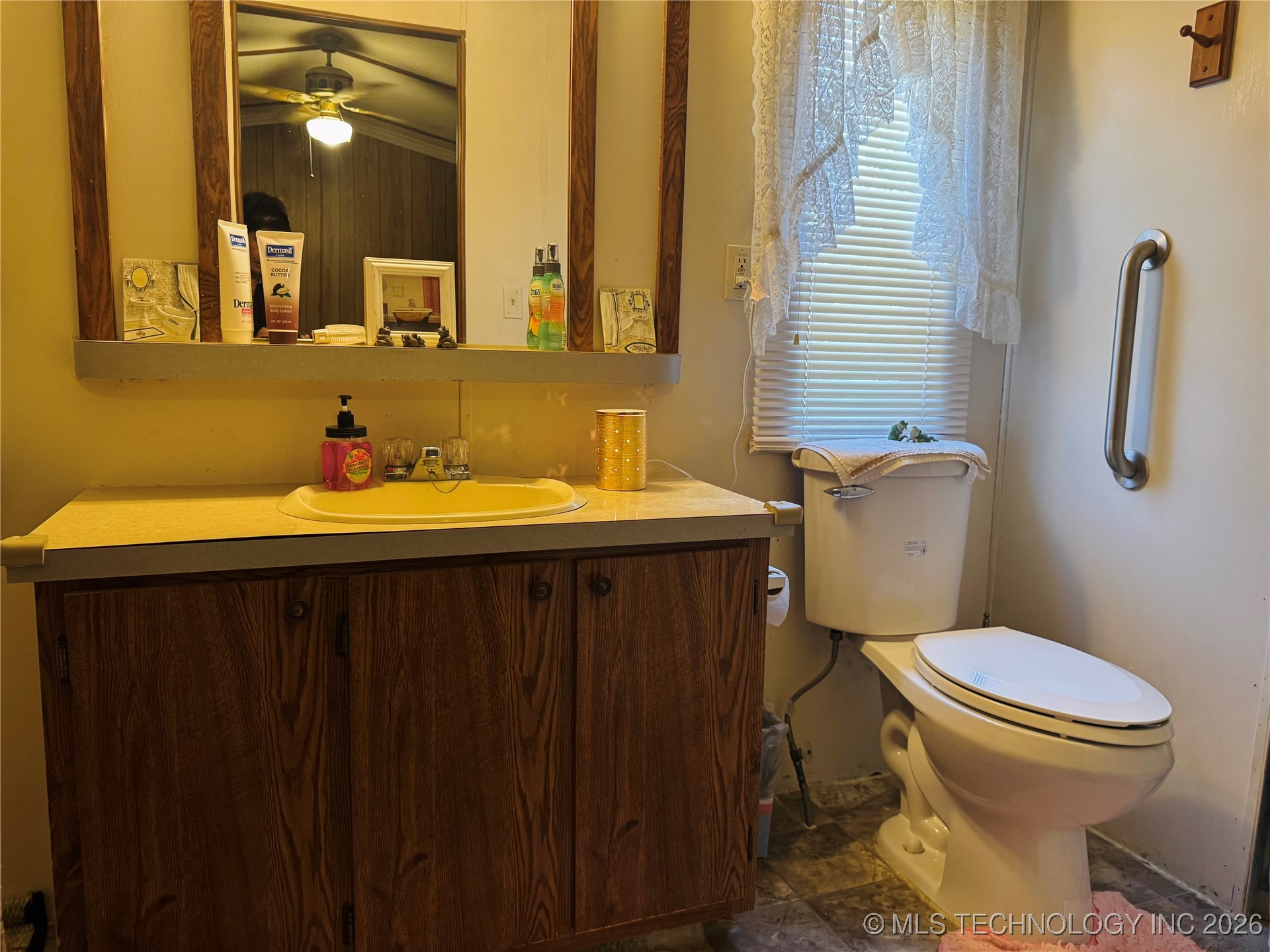 16092 Donna Lane Property Photo 13