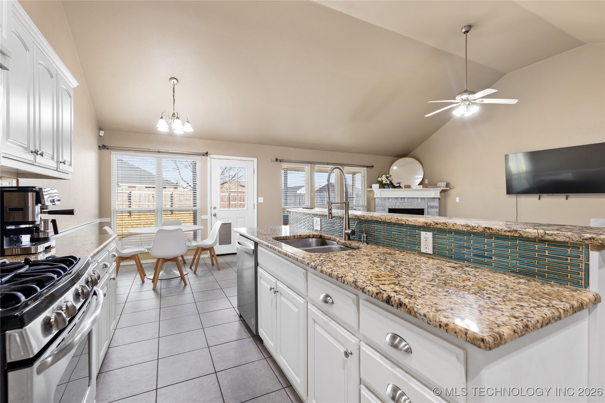 10311 E 97th Court N Property Photo 7