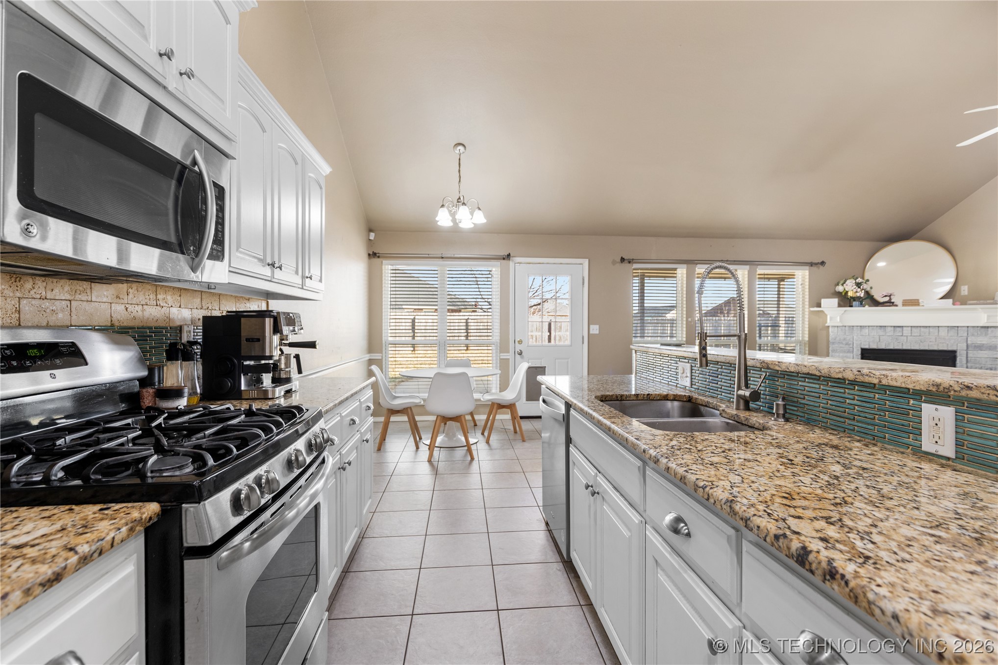 10311 E 97th Court N Property Photo 9