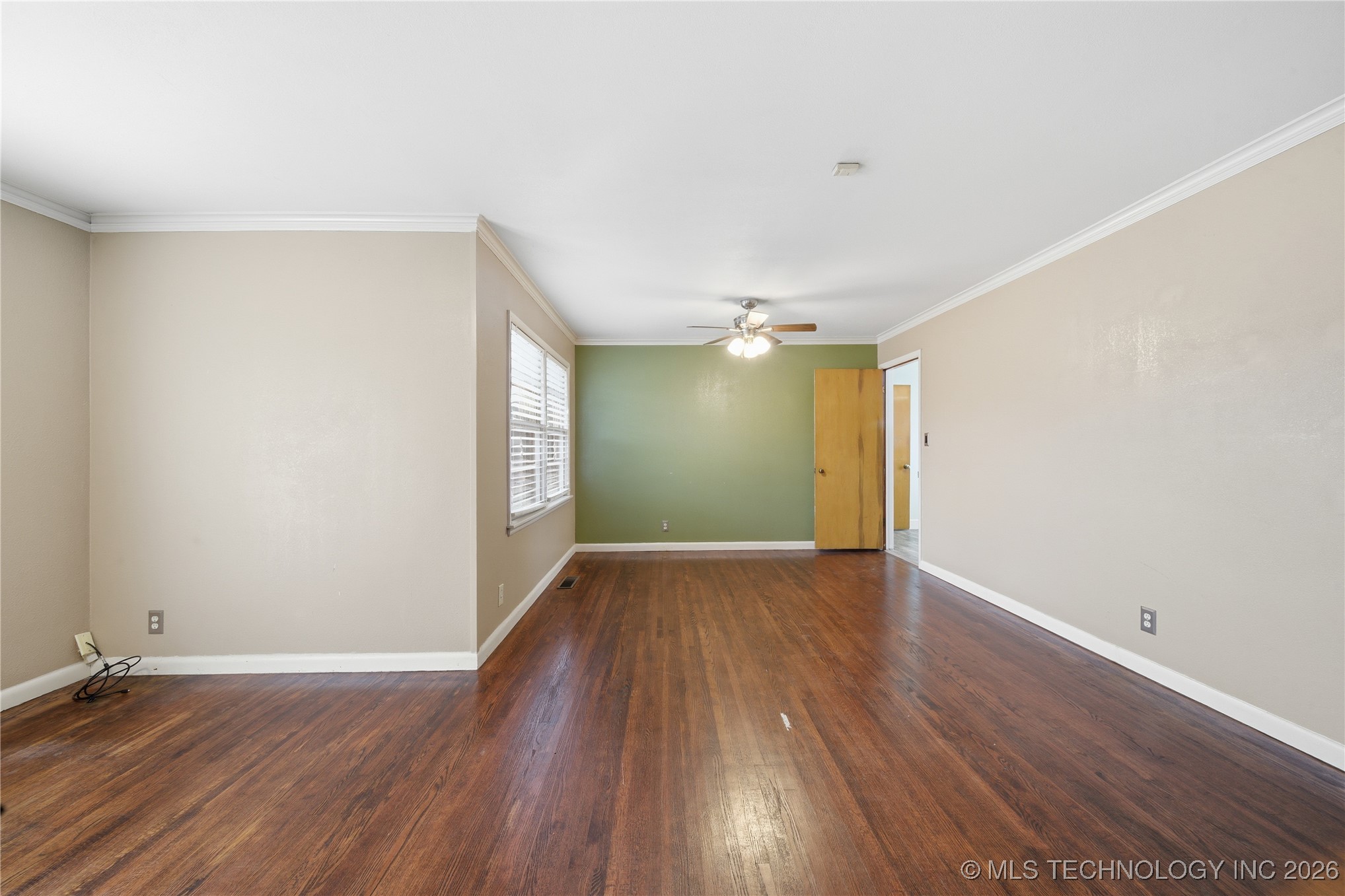 1740 W Fairview Street Property Photo 4