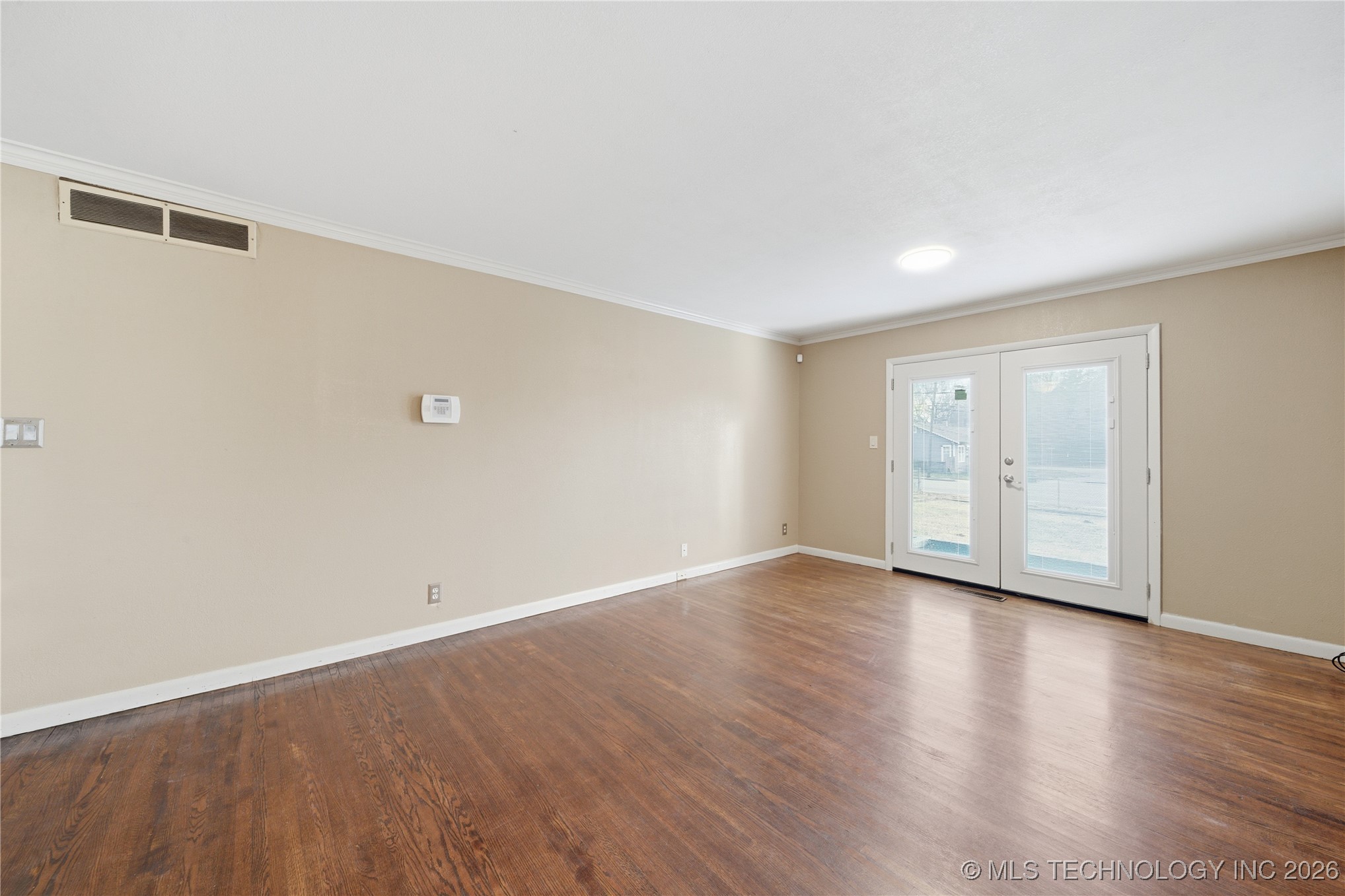 1740 W Fairview Street Property Photo 6