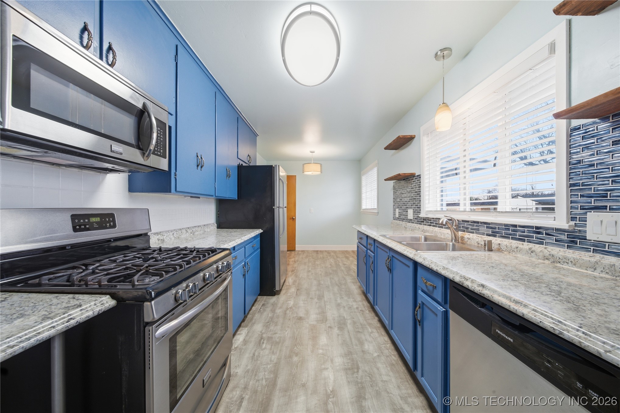 1740 W Fairview Street Property Photo 7