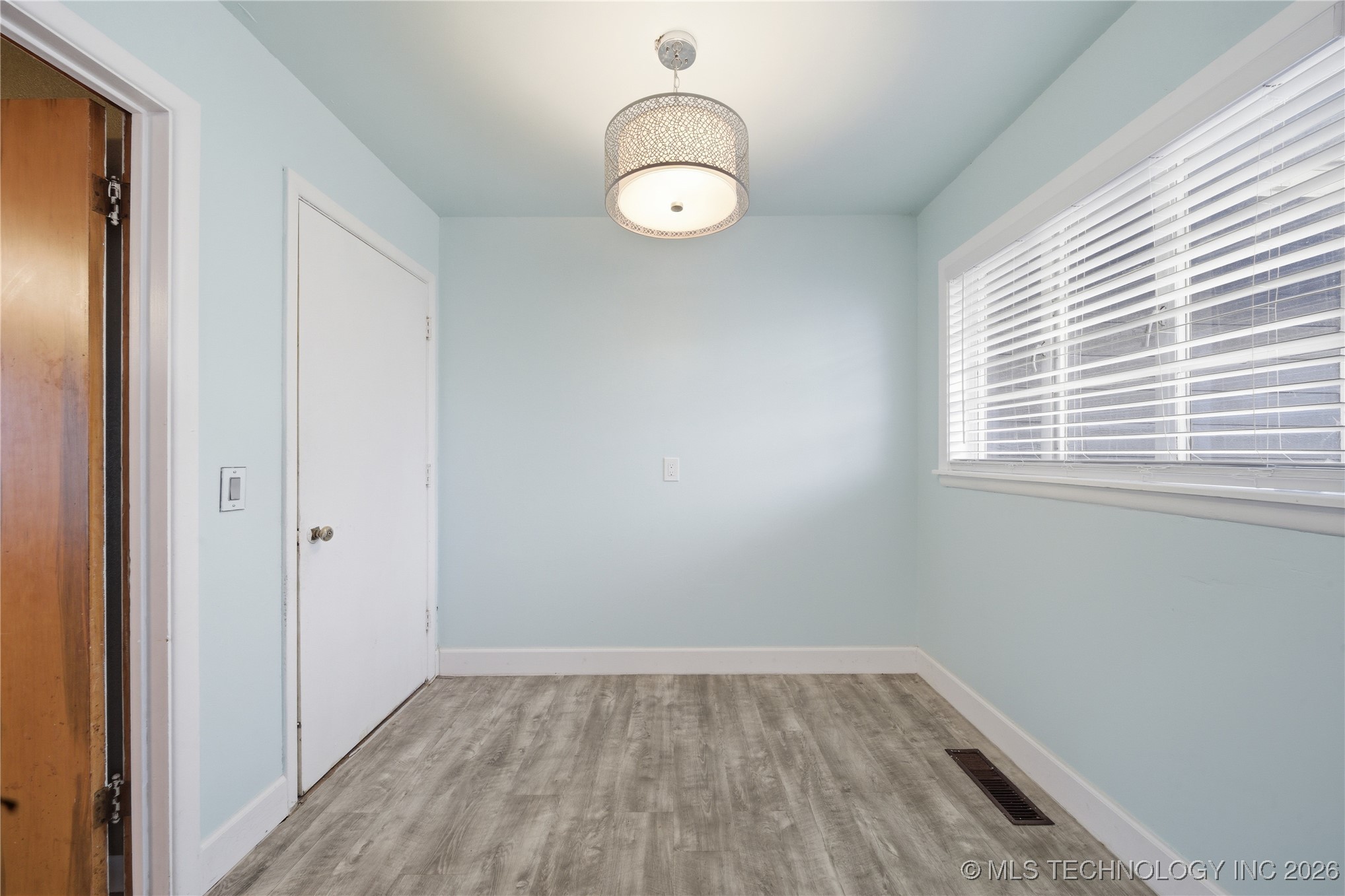 1740 W Fairview Street Property Photo 11