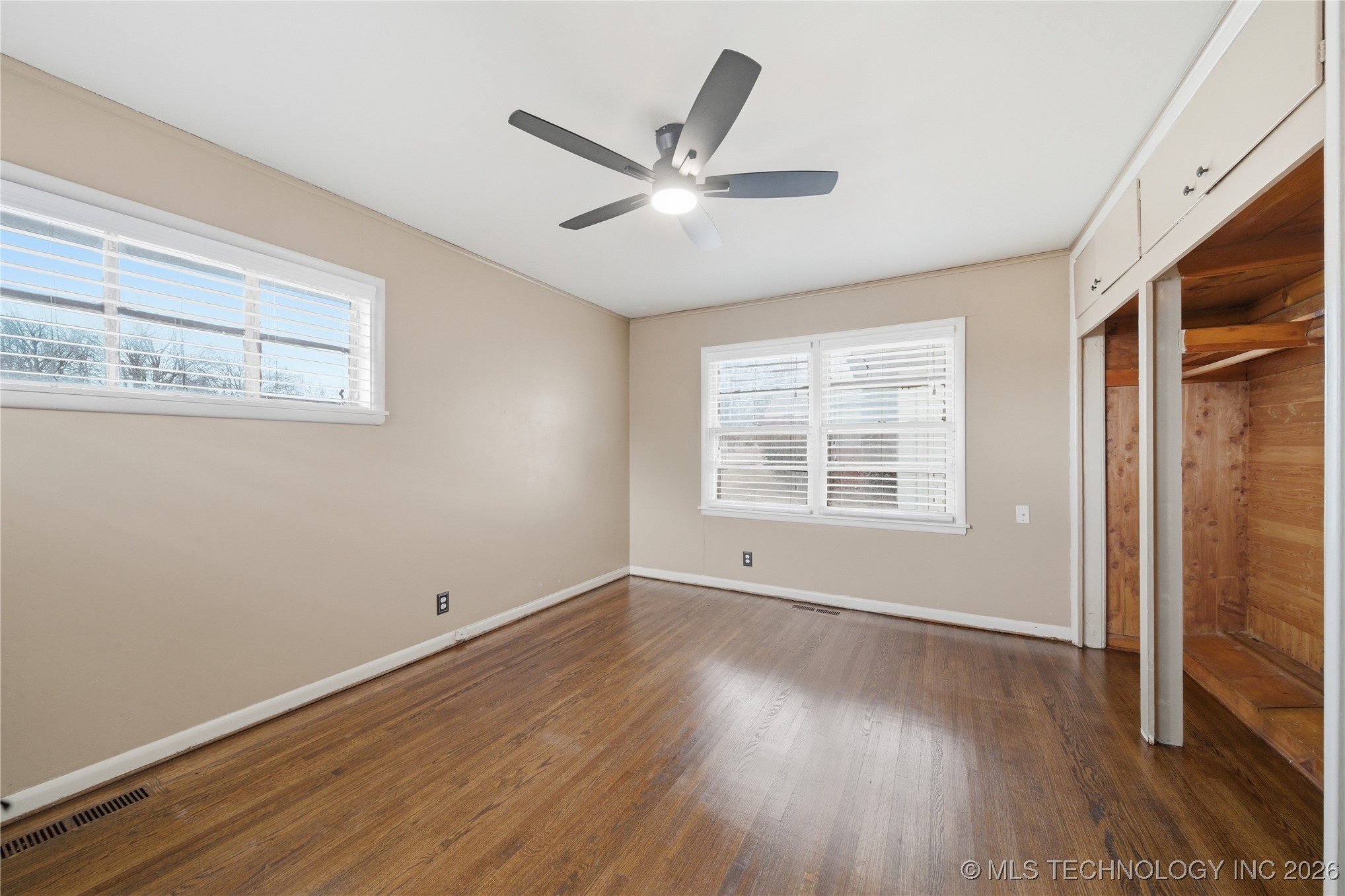 1740 W Fairview Street Property Photo 12