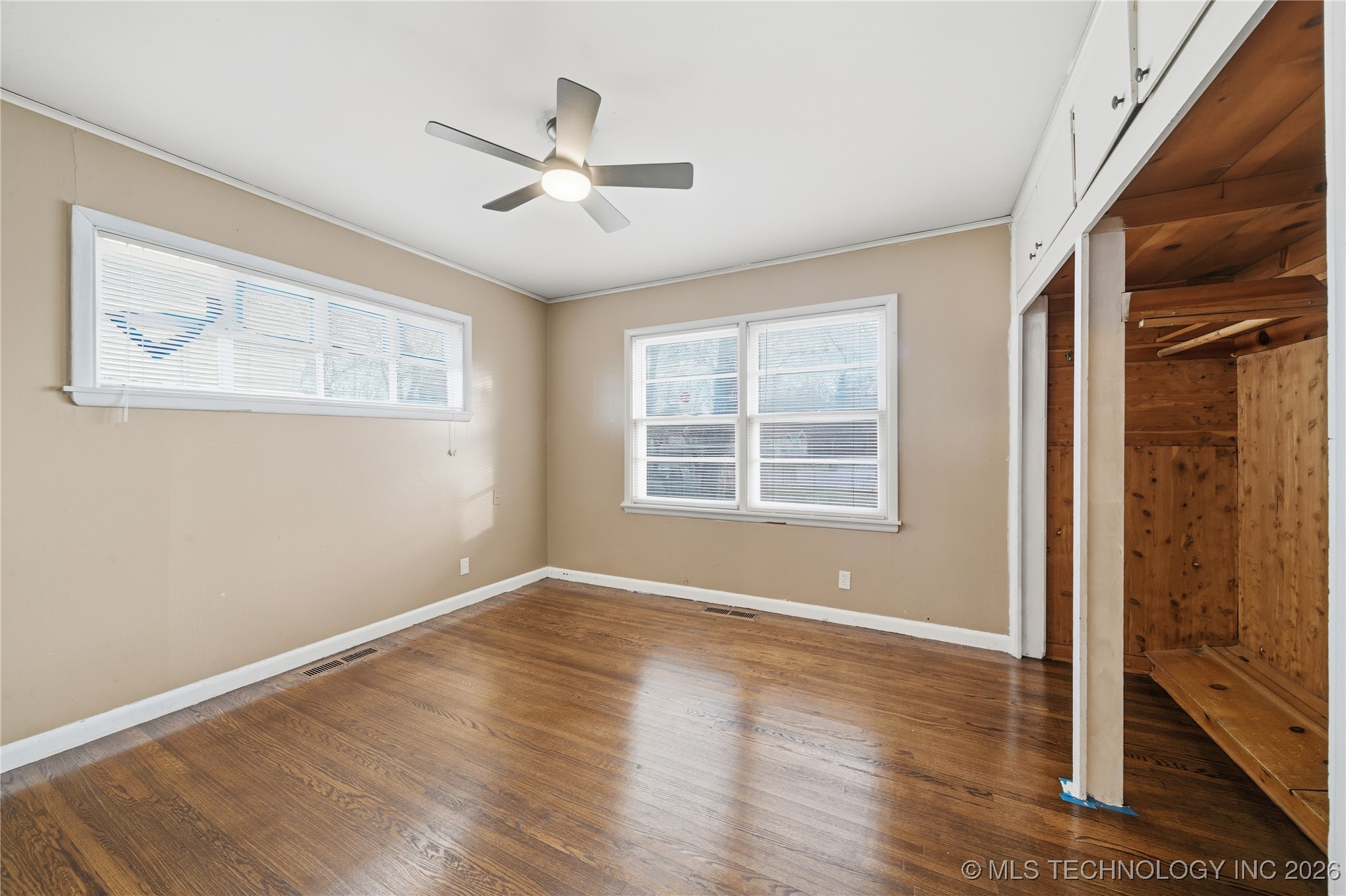 1740 W Fairview Street Property Photo 16