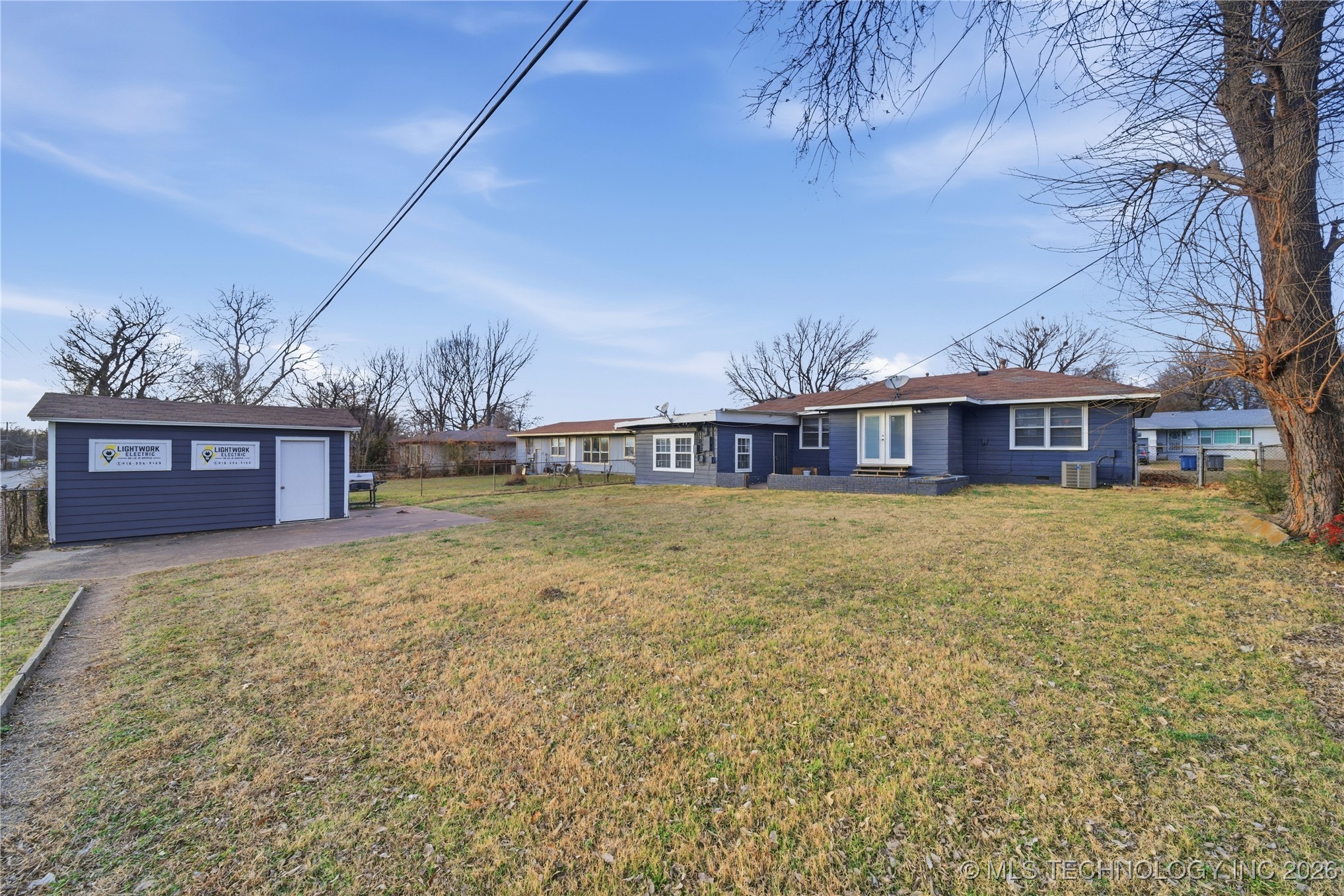 1740 W Fairview Street Property Photo 25