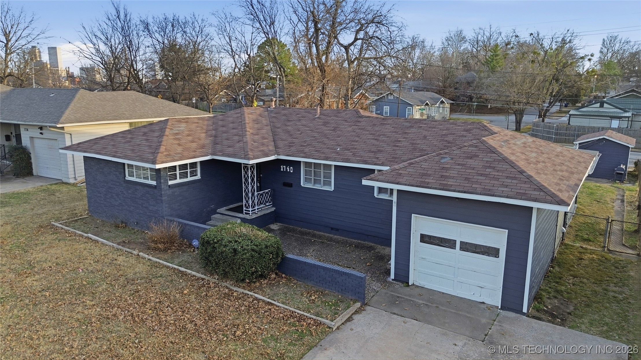 1740 W Fairview Street Property Photo 31