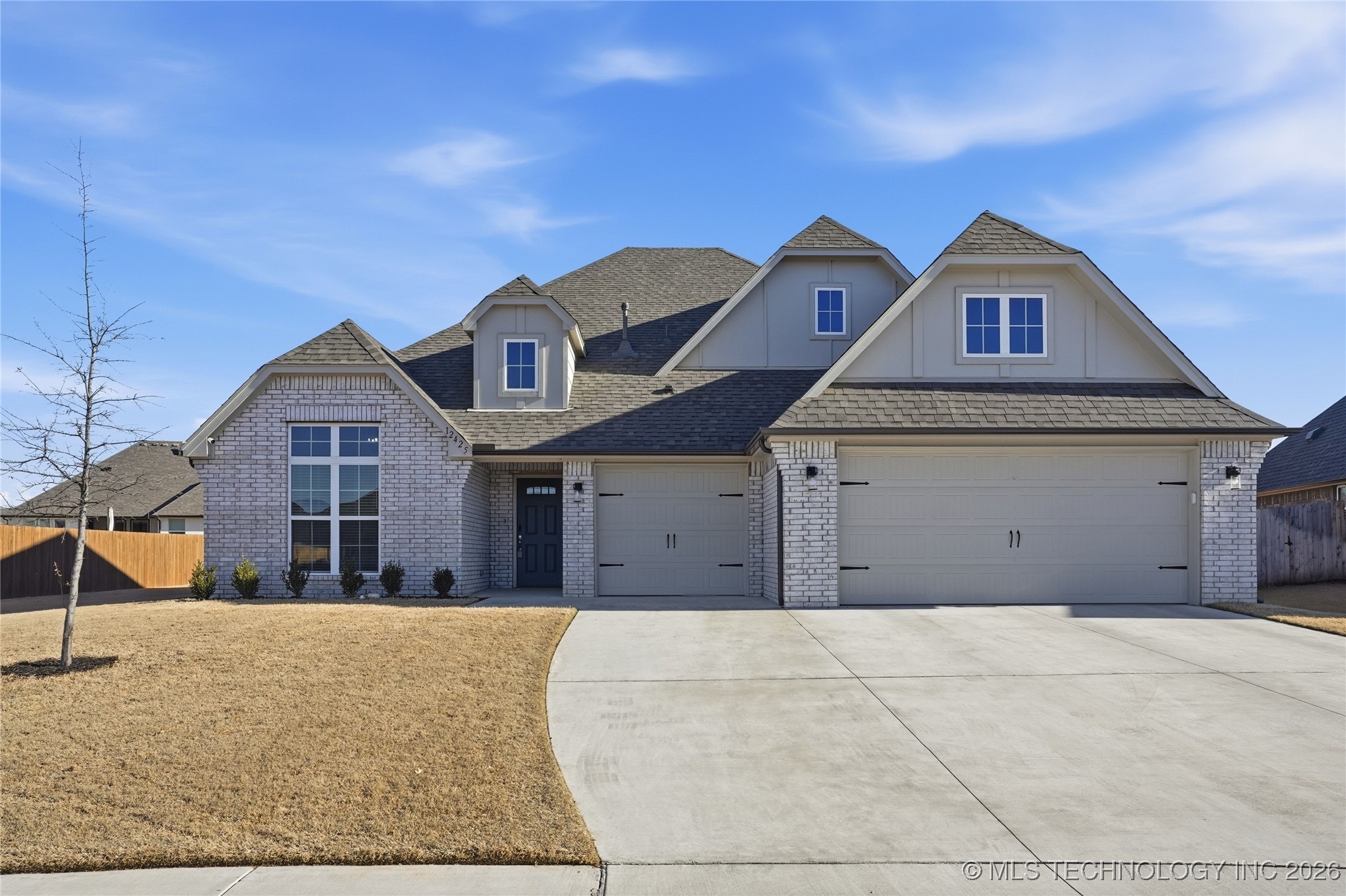 12425 S Maplewood Avenue Property Photo 1