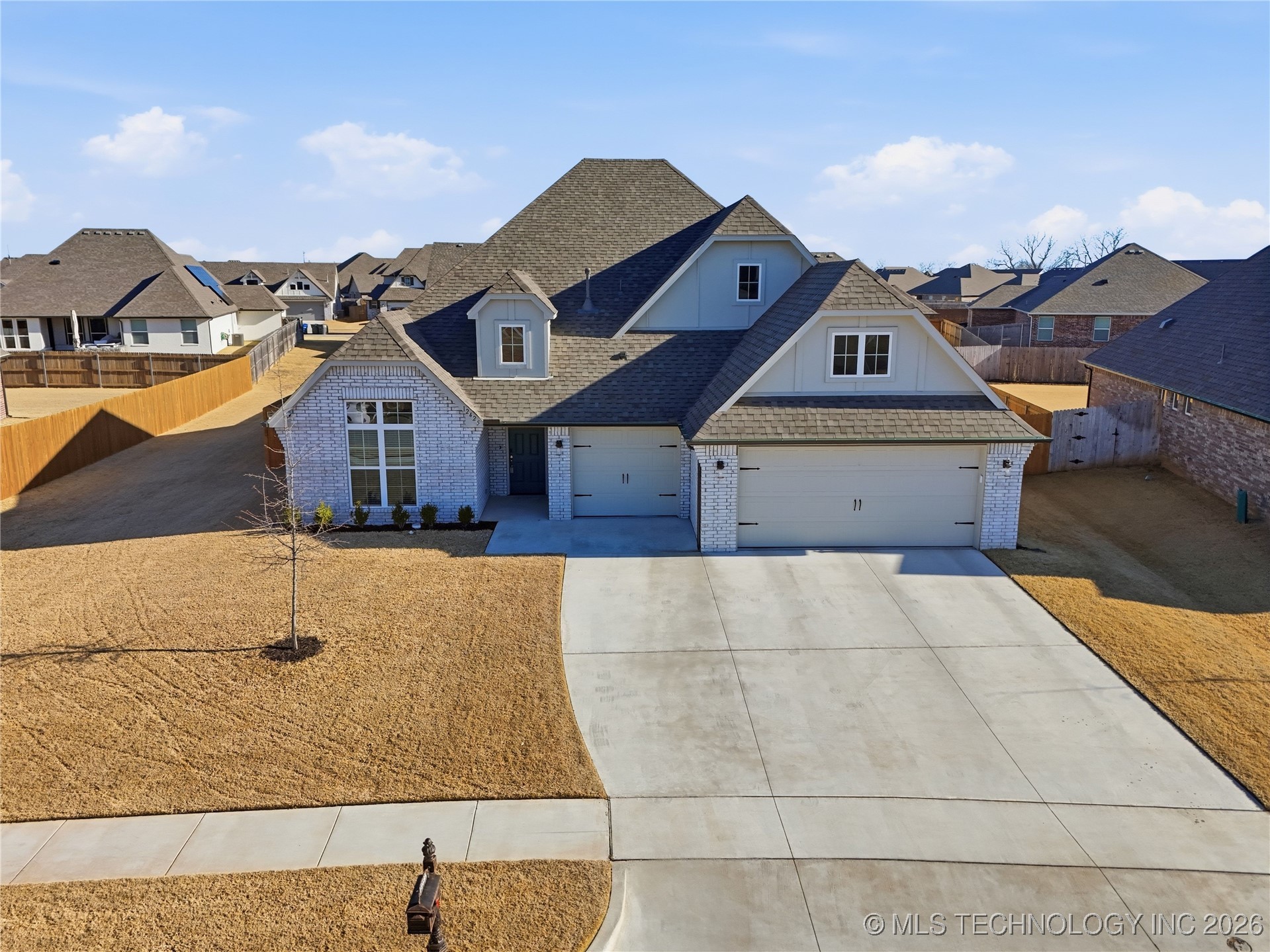 12425 S Maplewood Avenue Property Photo 2