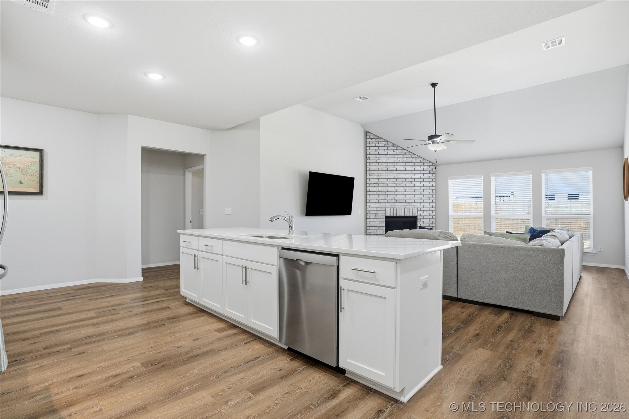 12425 S Maplewood Avenue Property Photo 12