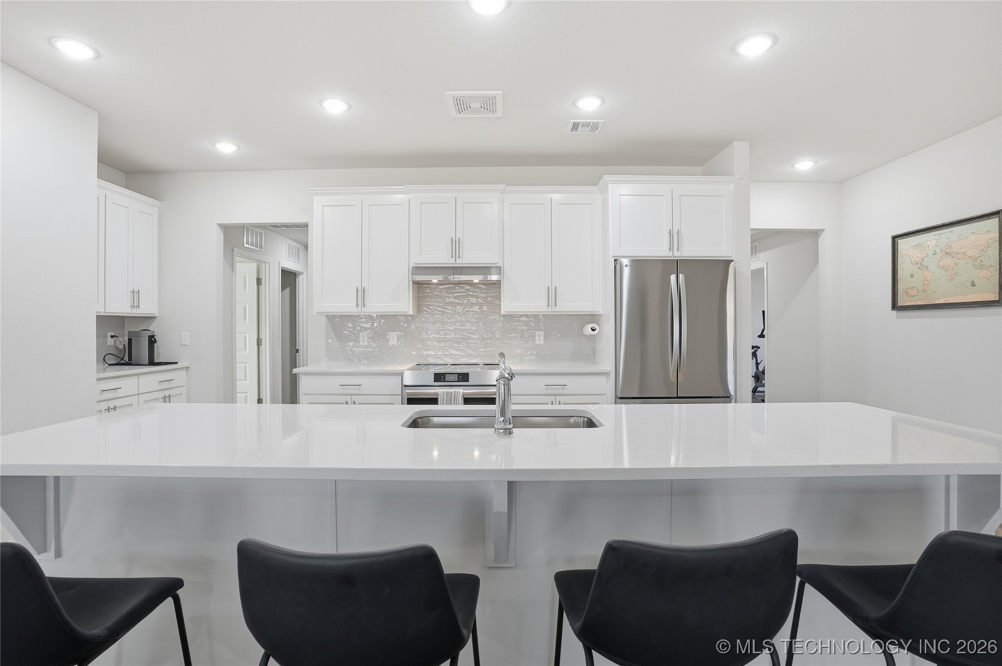 12425 S Maplewood Avenue Property Photo 14