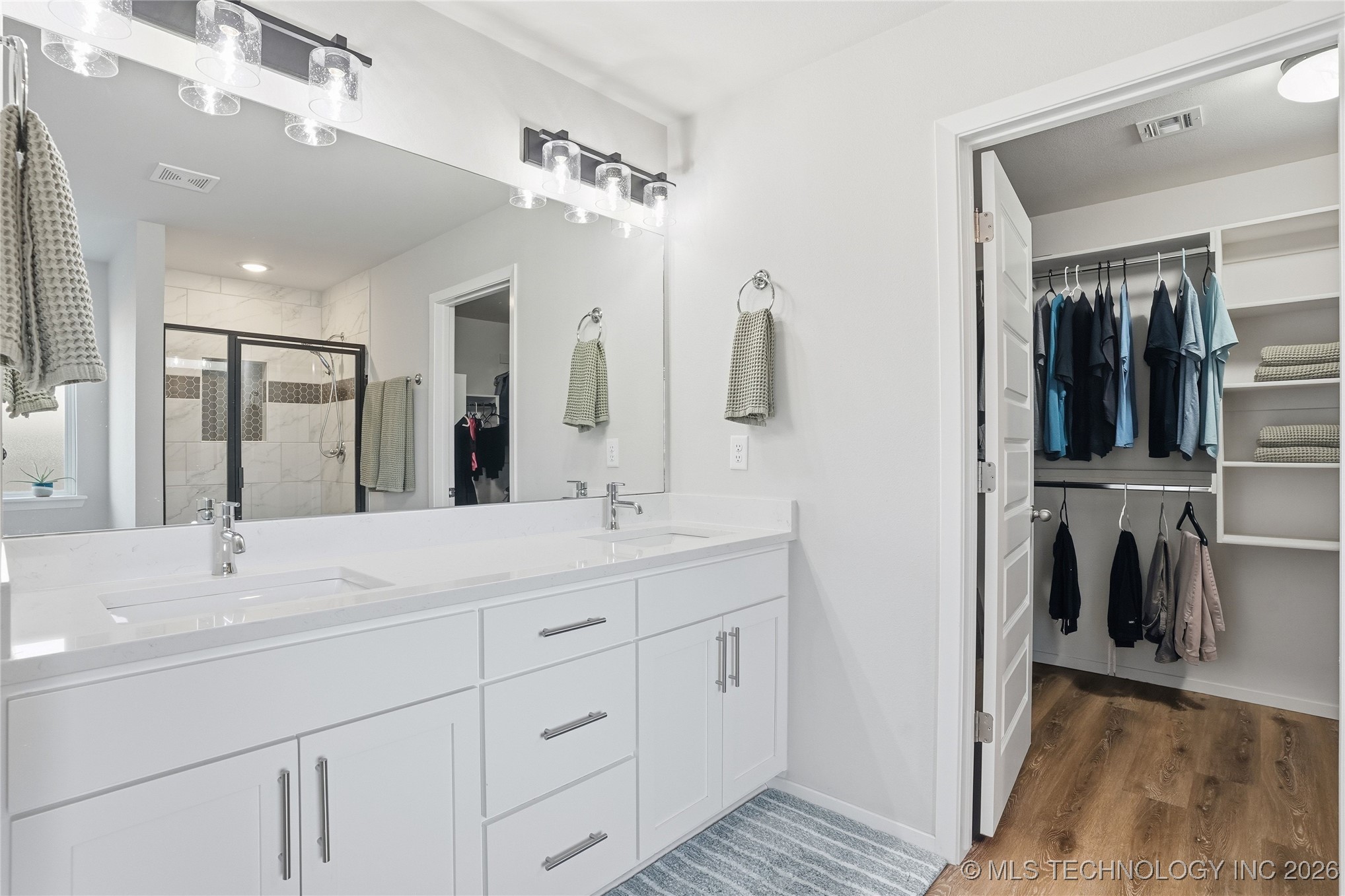 12425 S Maplewood Avenue Property Photo 24