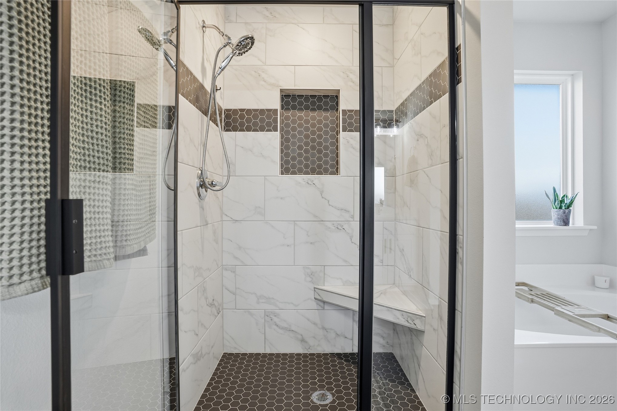 12425 S Maplewood Avenue Property Photo 25