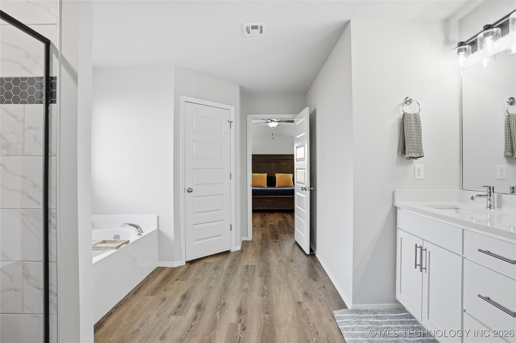 12425 S Maplewood Avenue Property Photo 28