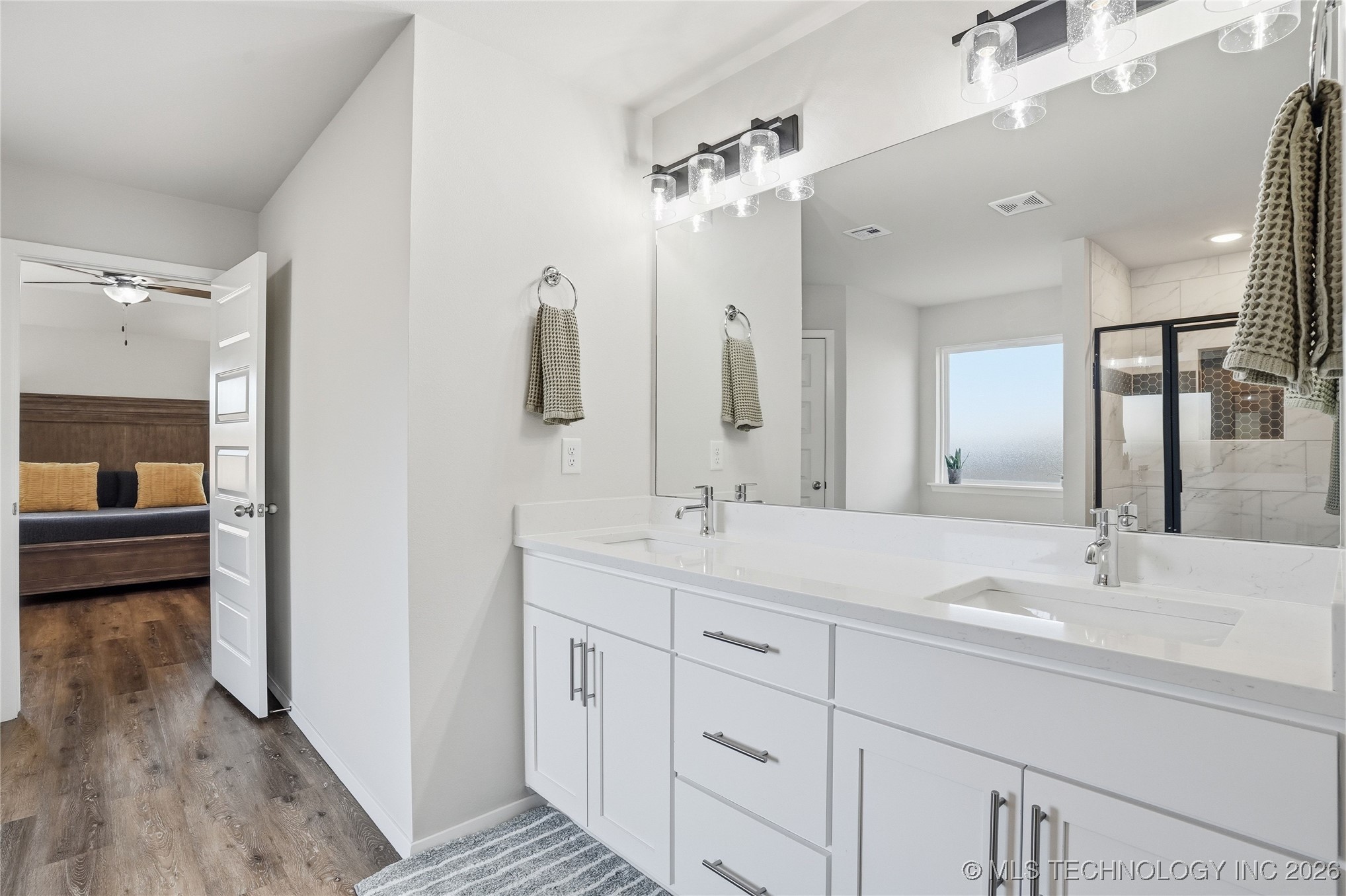 12425 S Maplewood Avenue Property Photo 29