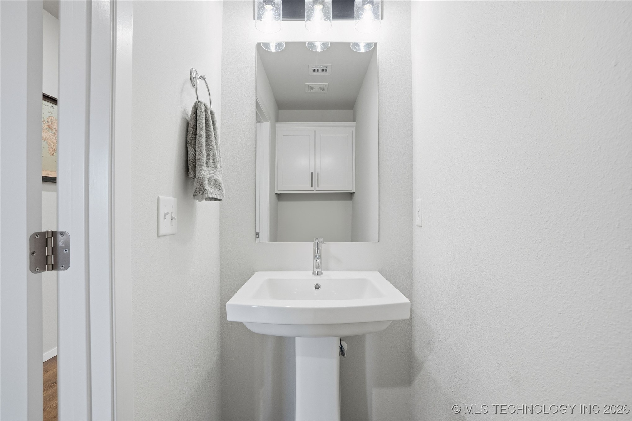 12425 S Maplewood Avenue Property Photo 38