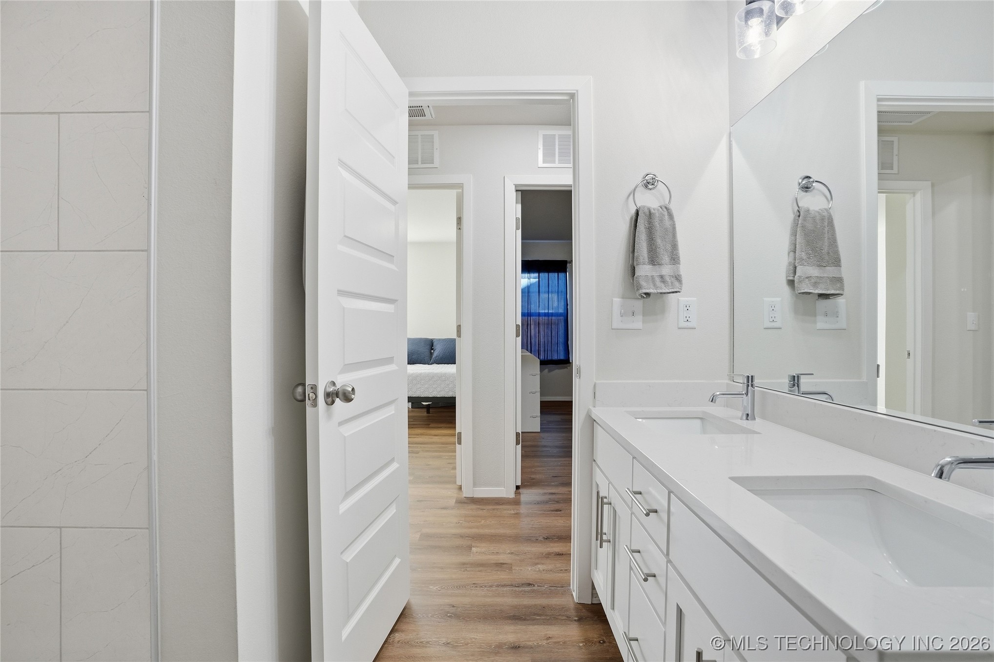 12425 S Maplewood Avenue Property Photo 44