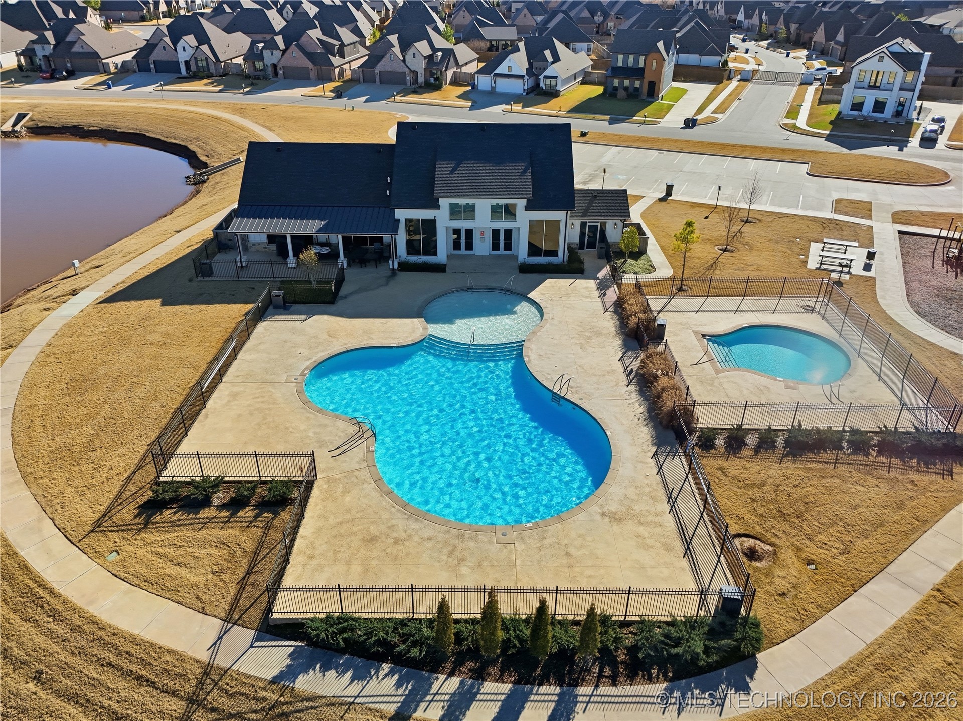 12425 S Maplewood Avenue Property Photo 58