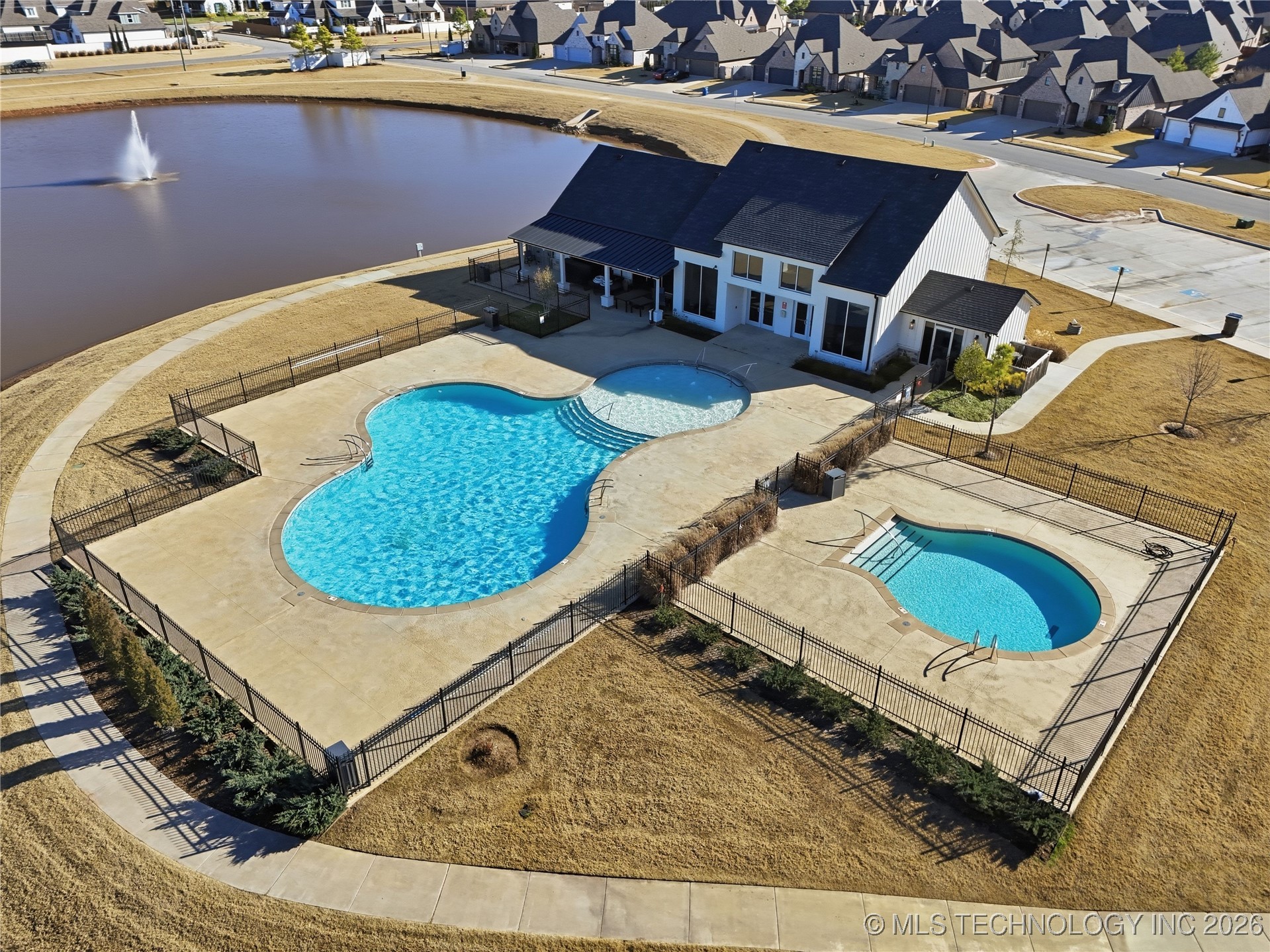 12425 S Maplewood Avenue Property Photo 59