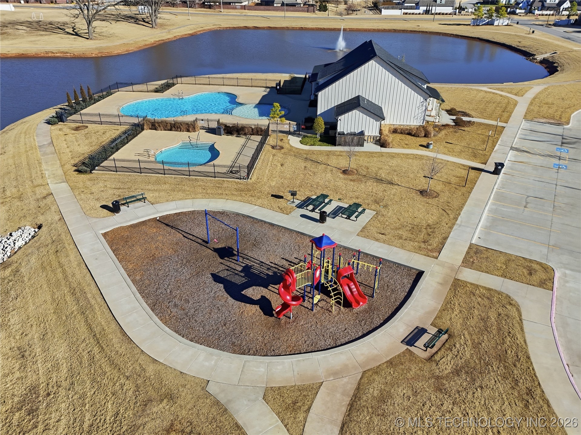 12425 S Maplewood Avenue Property Photo 60