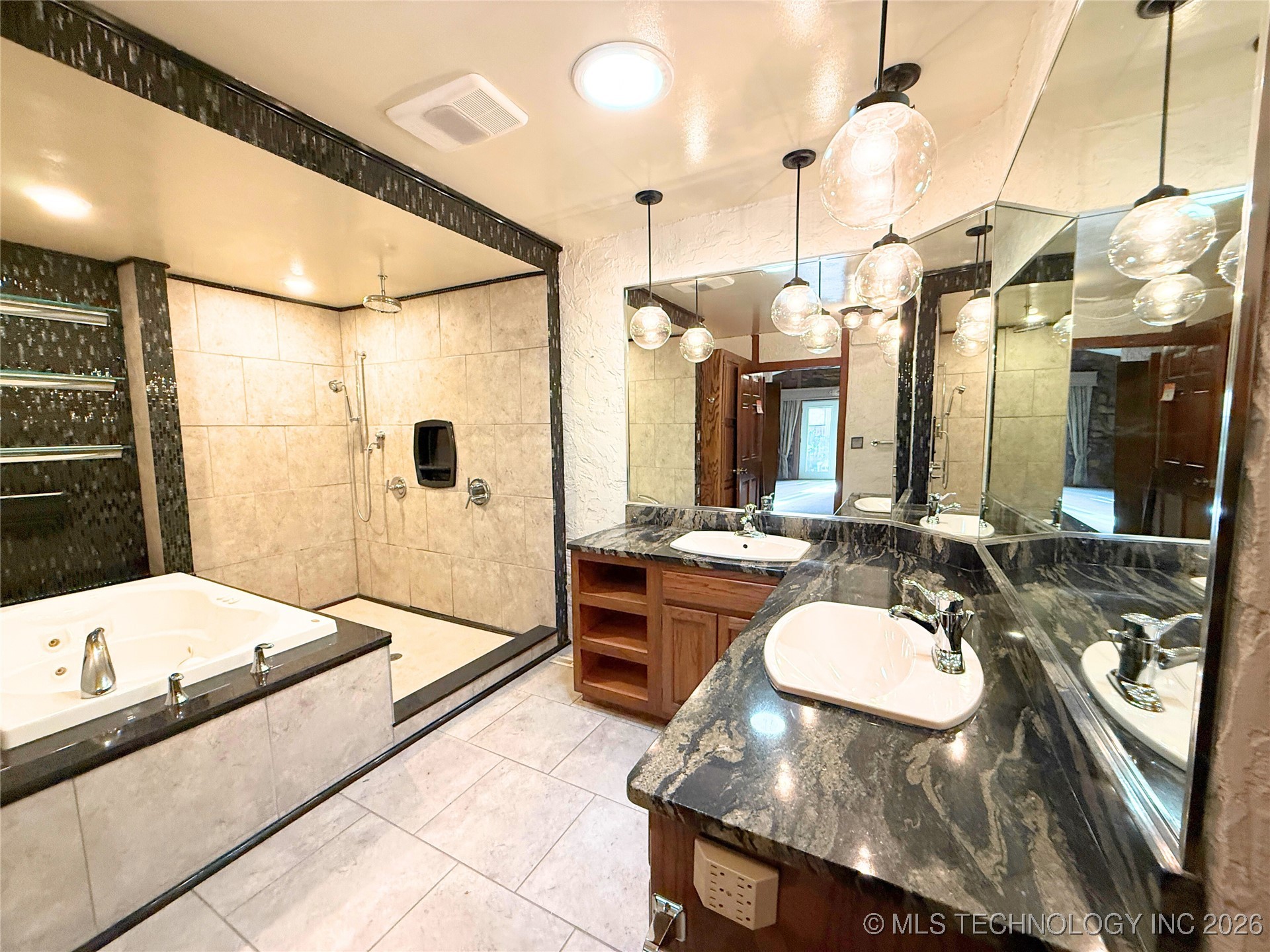 8300 S 193rd West Avenue Property Photo 28