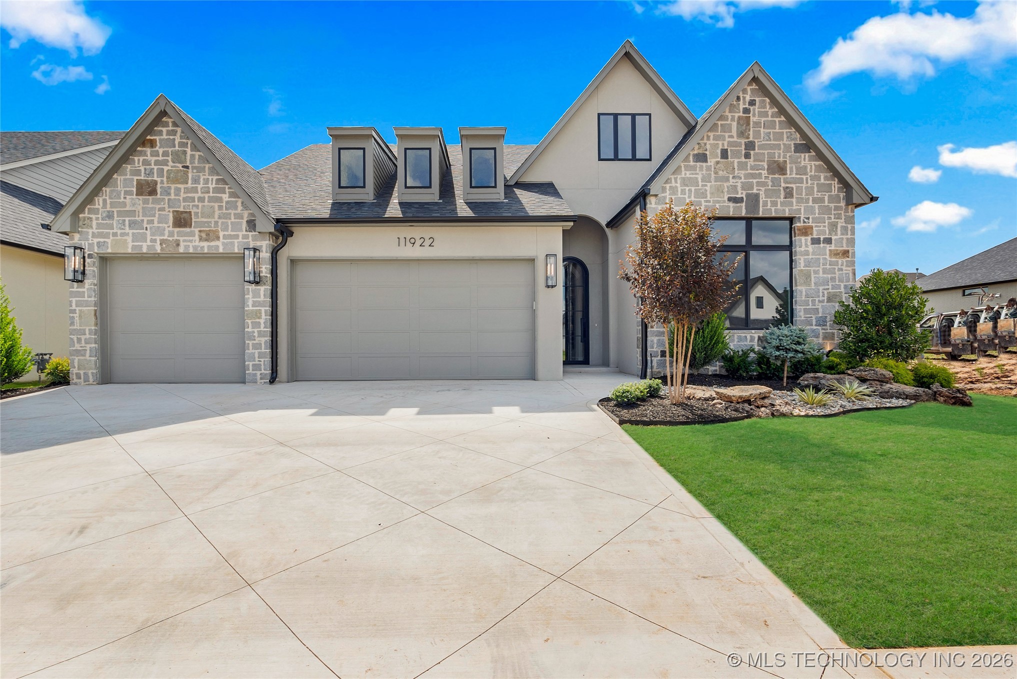 11922 S Vandalia Avenue Property Photo 1