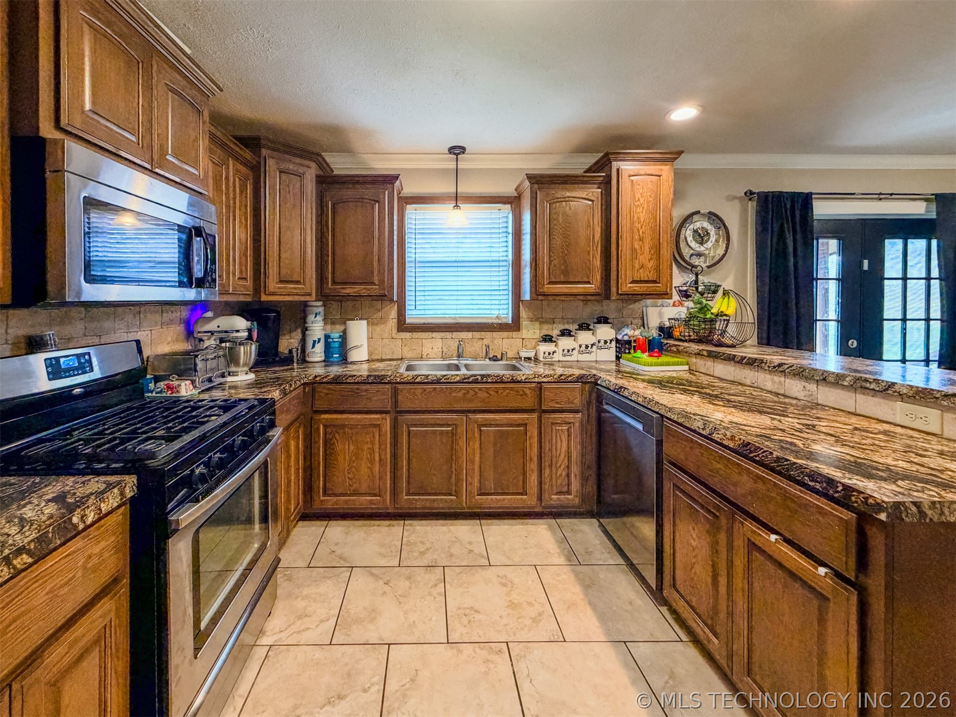 21887 Coffee Hollow Road Property Photo 13