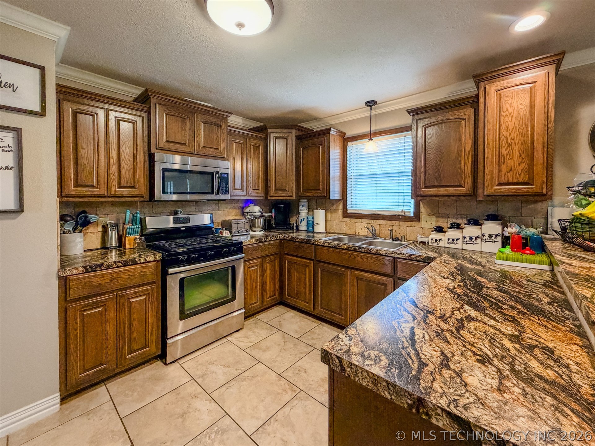 21887 Coffee Hollow Road Property Photo 14