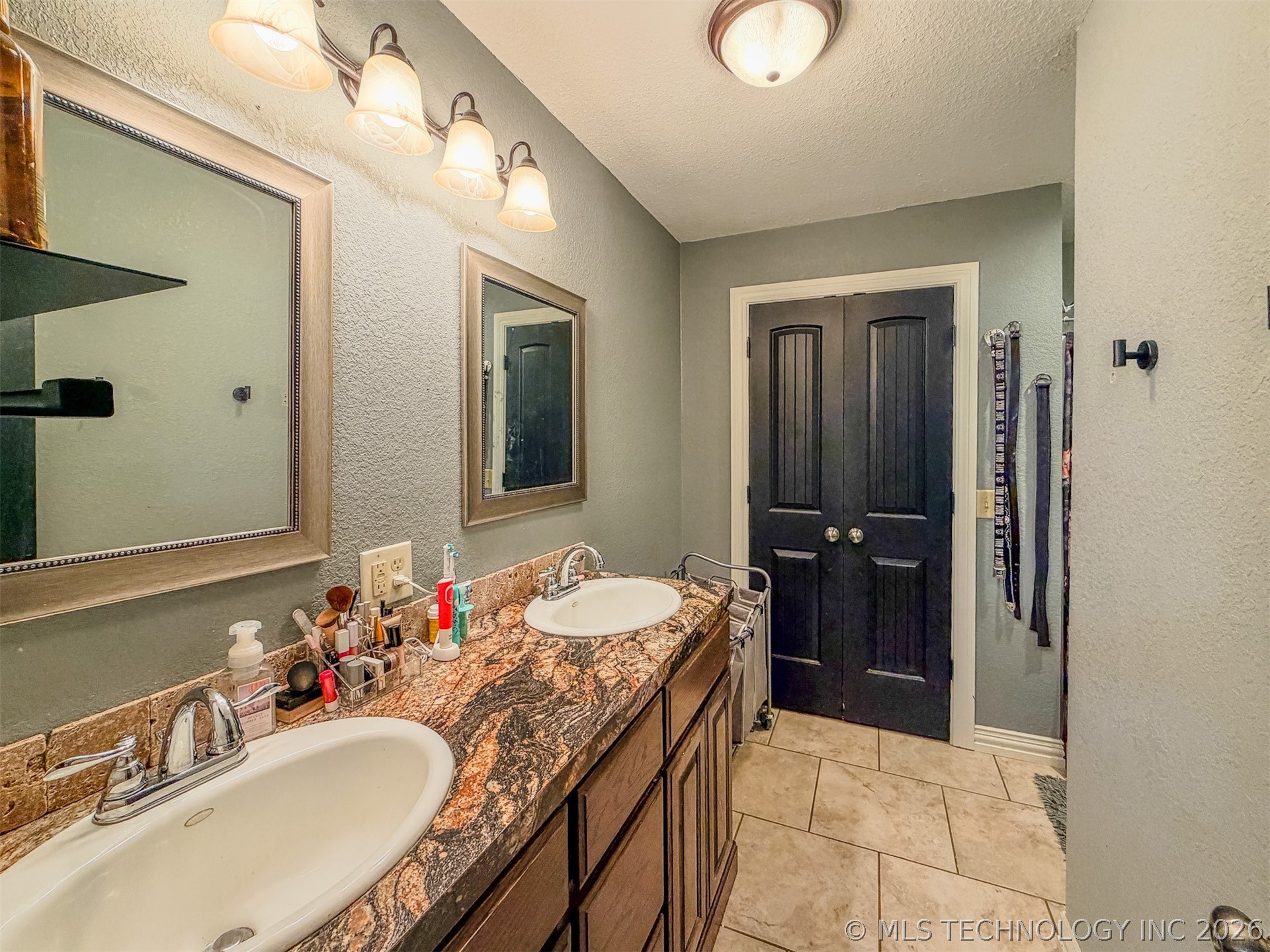 21887 Coffee Hollow Road Property Photo 30