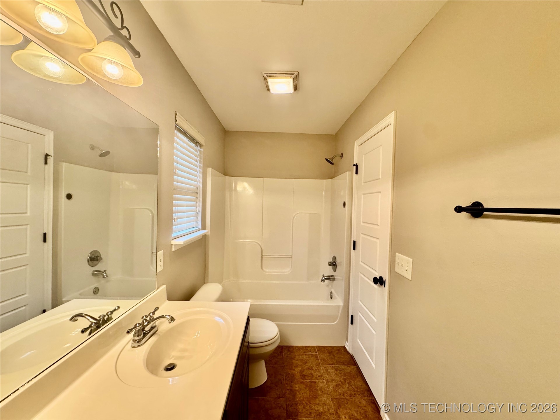 9206 N 95th East Place Property Photo 35