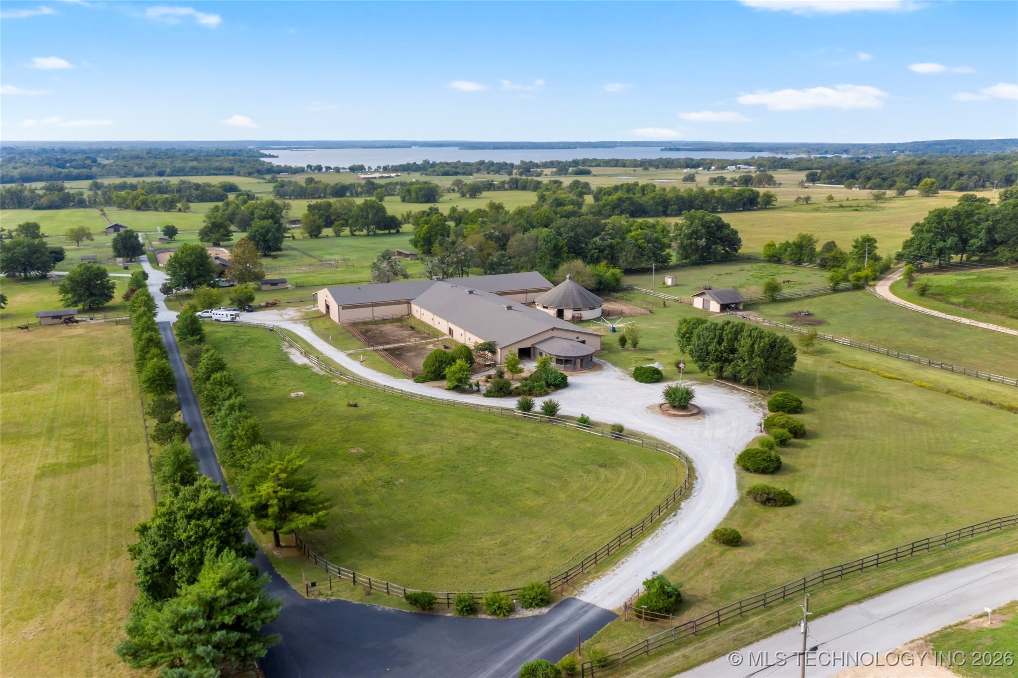 55613 E 260 Road Property Photo 1