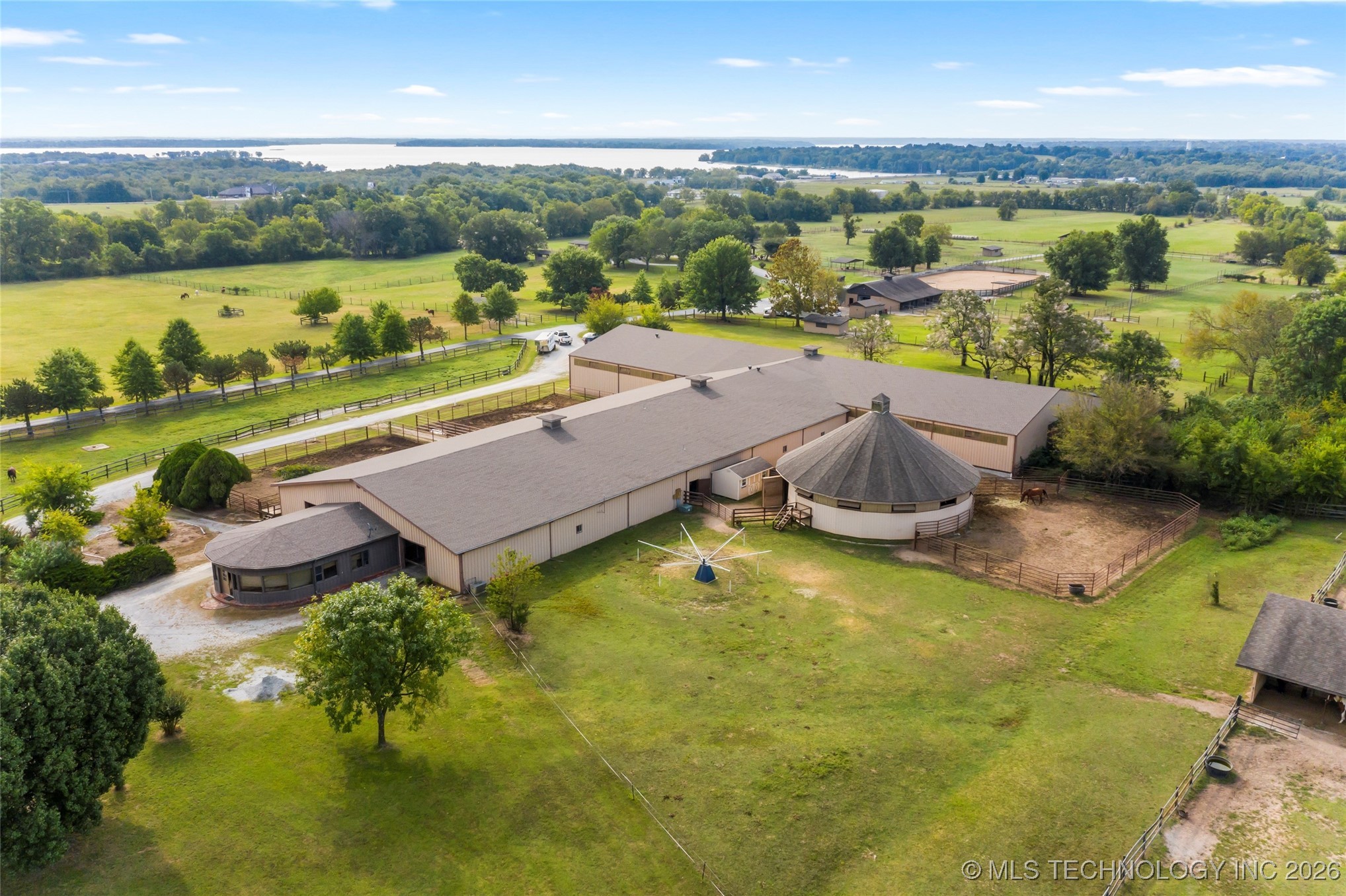 55613 E 260 Road Property Photo 2