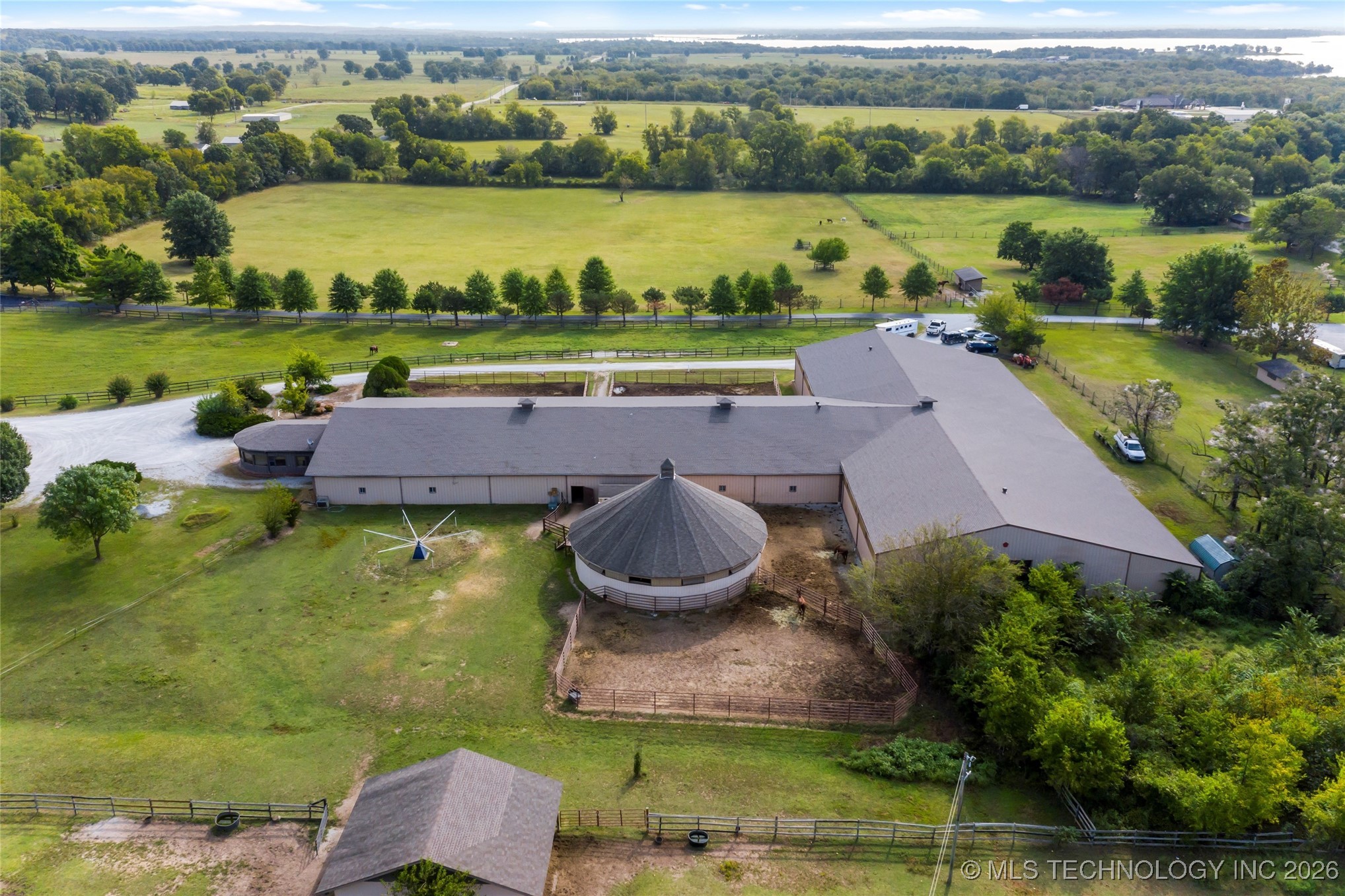 55613 E 260 Road Property Photo 3