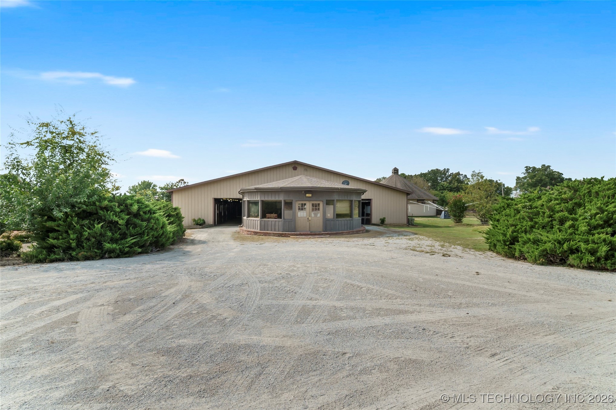 55613 E 260 Road Property Photo 9