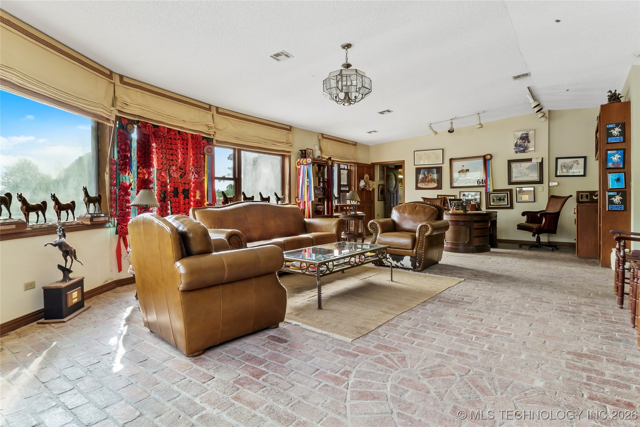 55613 E 260 Road Property Photo 12