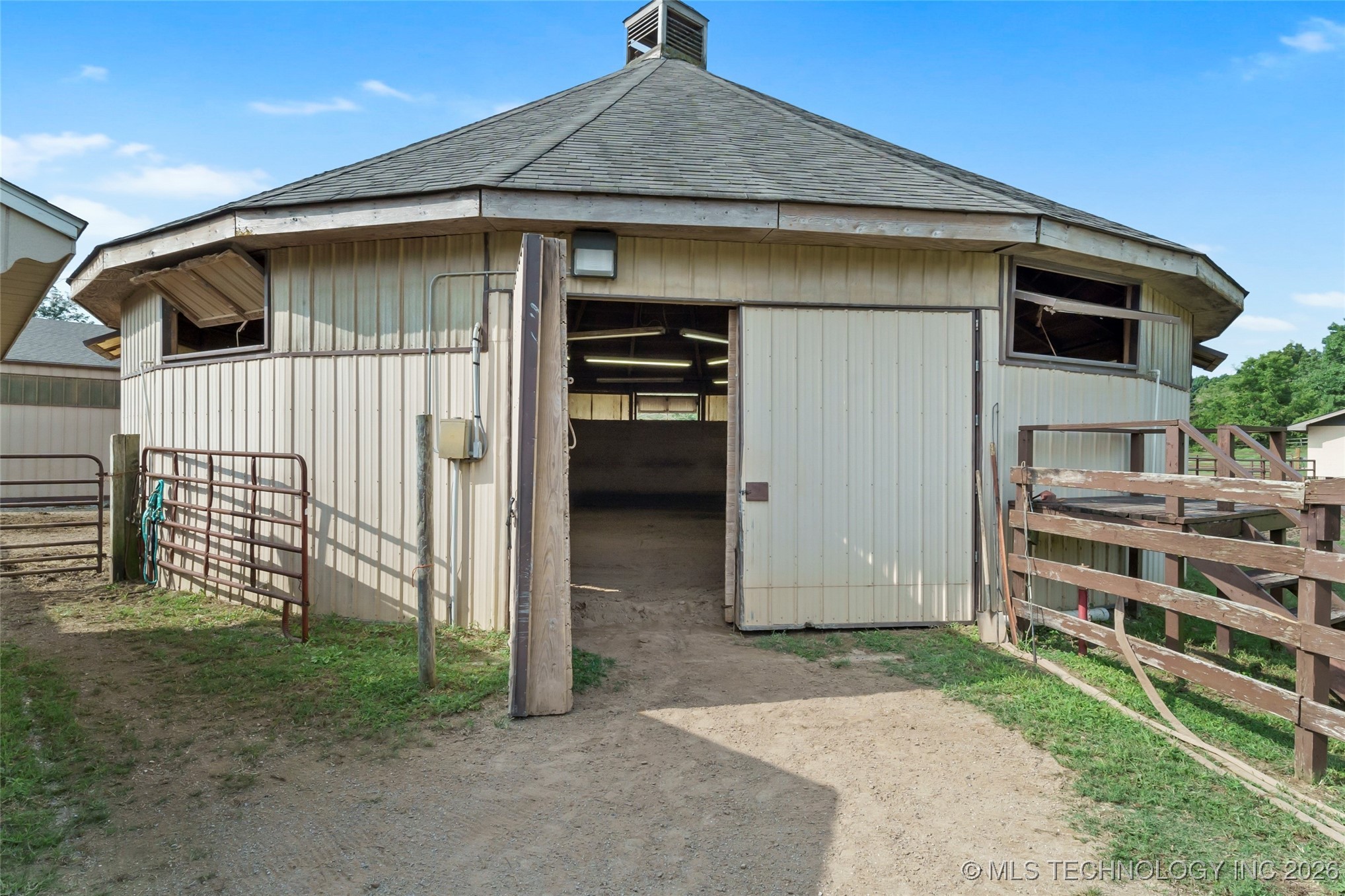 55613 E 260 Road Property Photo 35