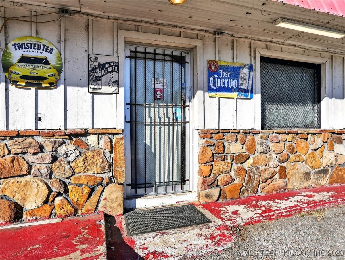 100 W 1st Property Photo 5