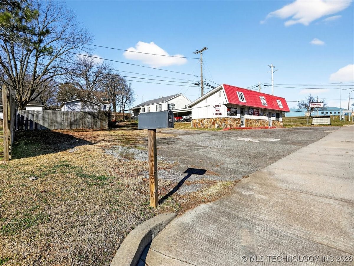 100 W 1st Property Photo 10