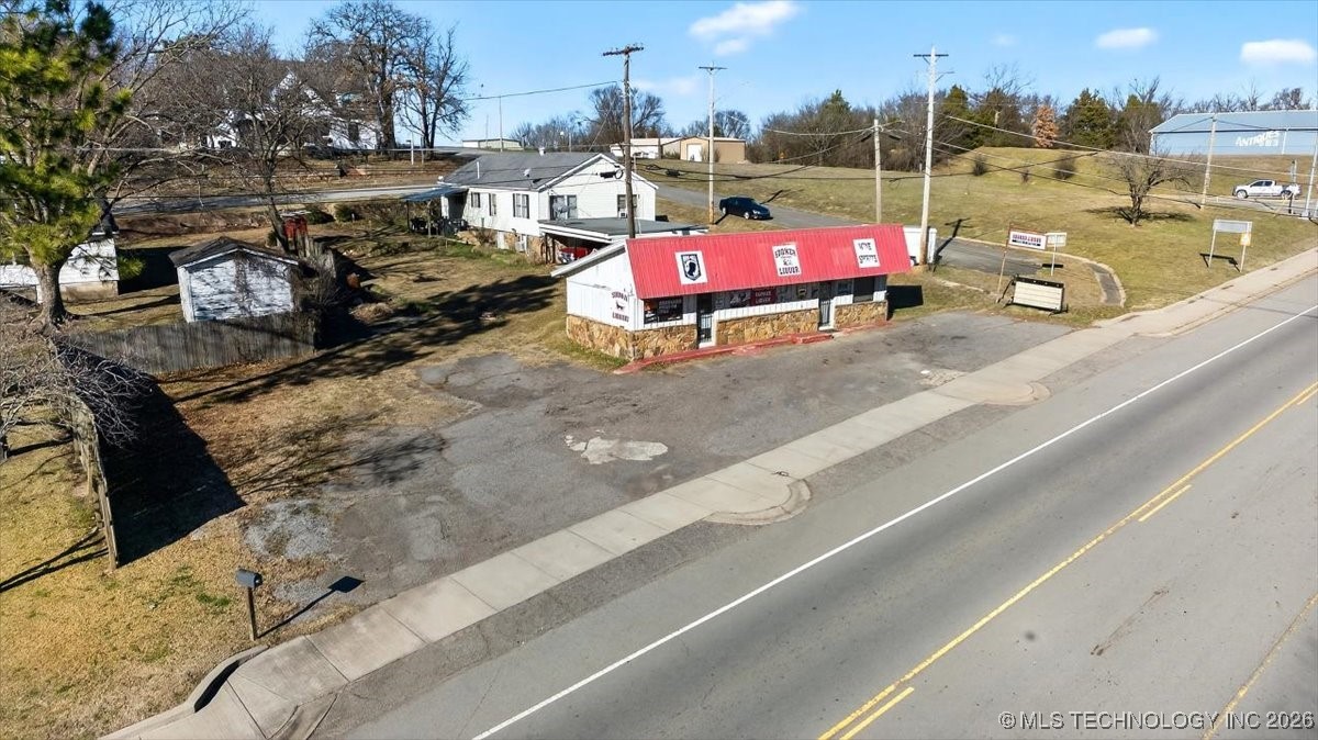 100 W 1st Property Photo 12