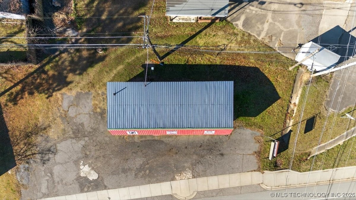 100 W 1st Property Photo 14