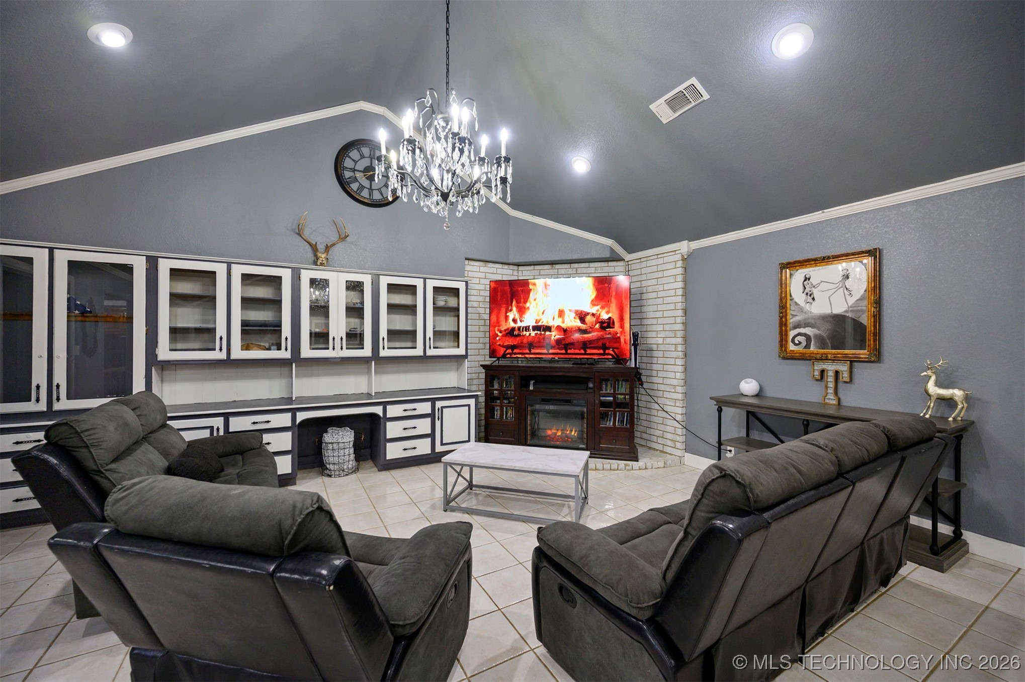 273 Main Street Property Photo 4