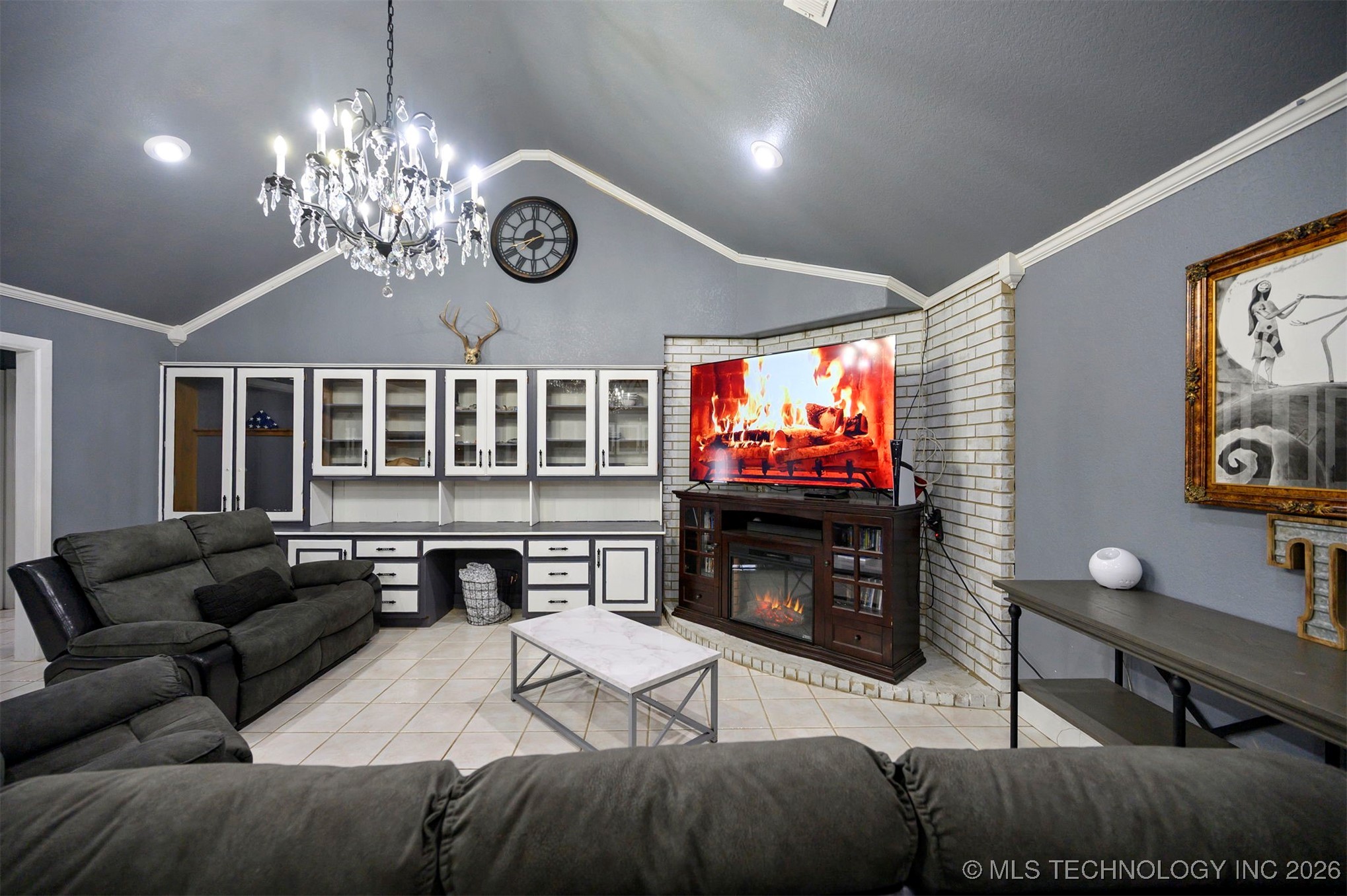 273 Main Street Property Photo 5