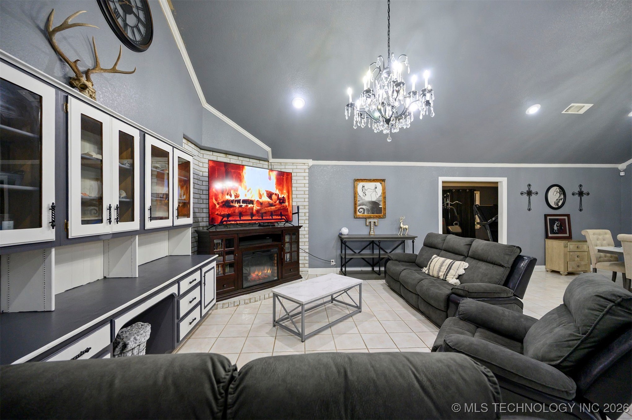 273 Main Street Property Photo 6